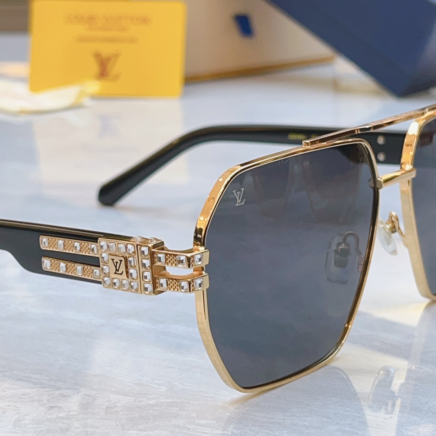 ，【LOUIS VUITTO*】路易*威登新款太阳镜，MODEL：Z2016U，SIZE：61口15-1