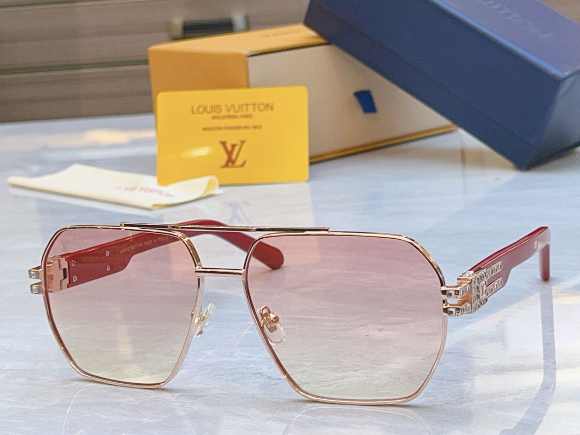 ，【LOUIS VUITTO*】路易*威登新款太阳镜，MODEL：Z2016U，SIZE：61口15-1