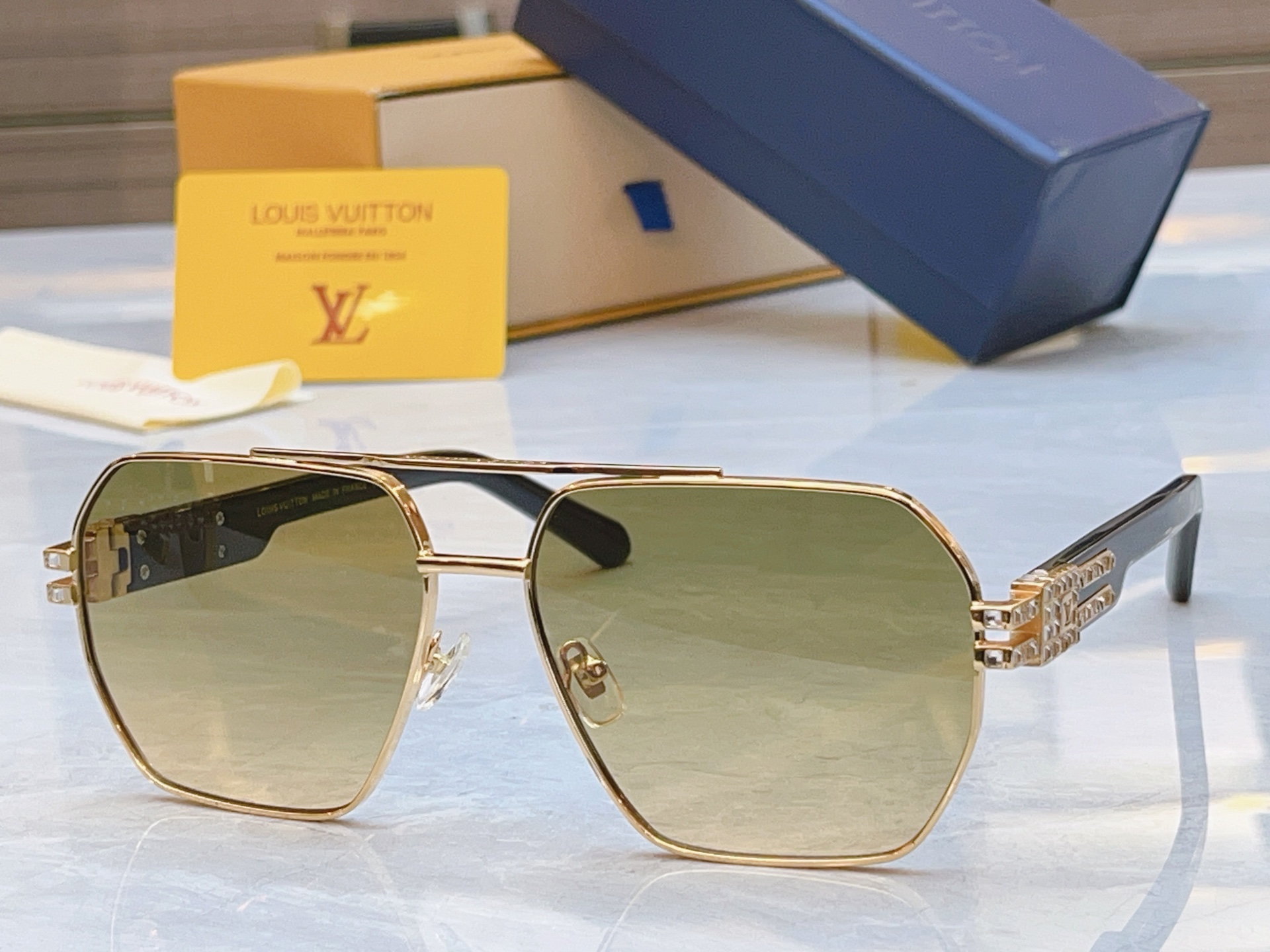 ，【LOUIS VUITTO*】路易*威登新款太阳镜，MODEL：Z2016U，SIZE：61口15-1