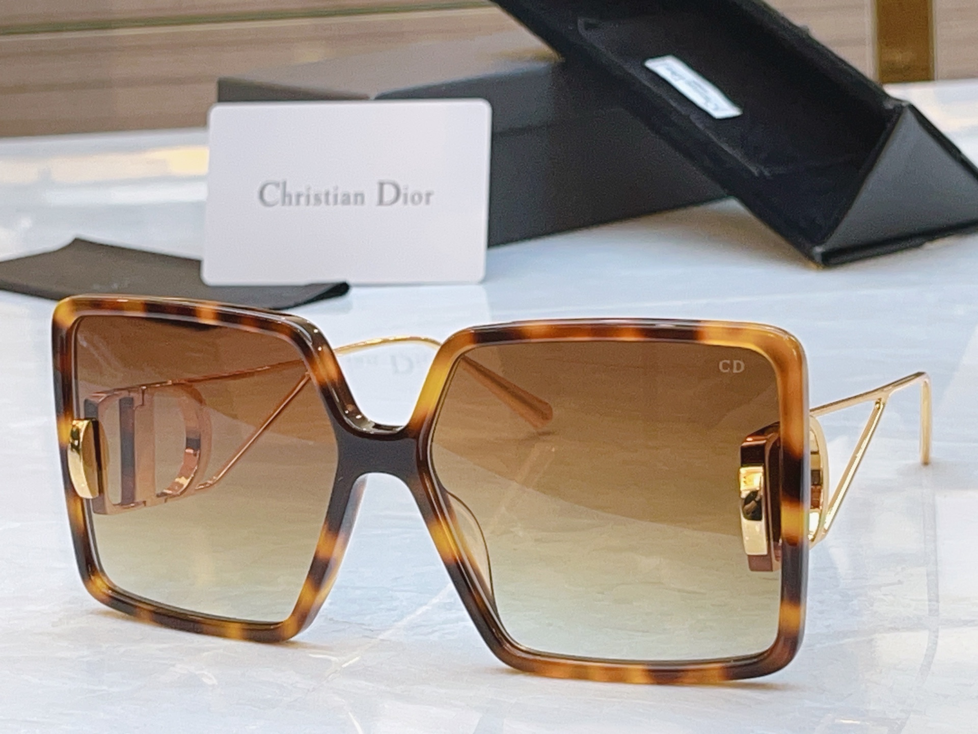 ，【DIO* 】迪*奥新款太阳镜，MODEL：DSGTA46UCR，SIZE：64口16-140