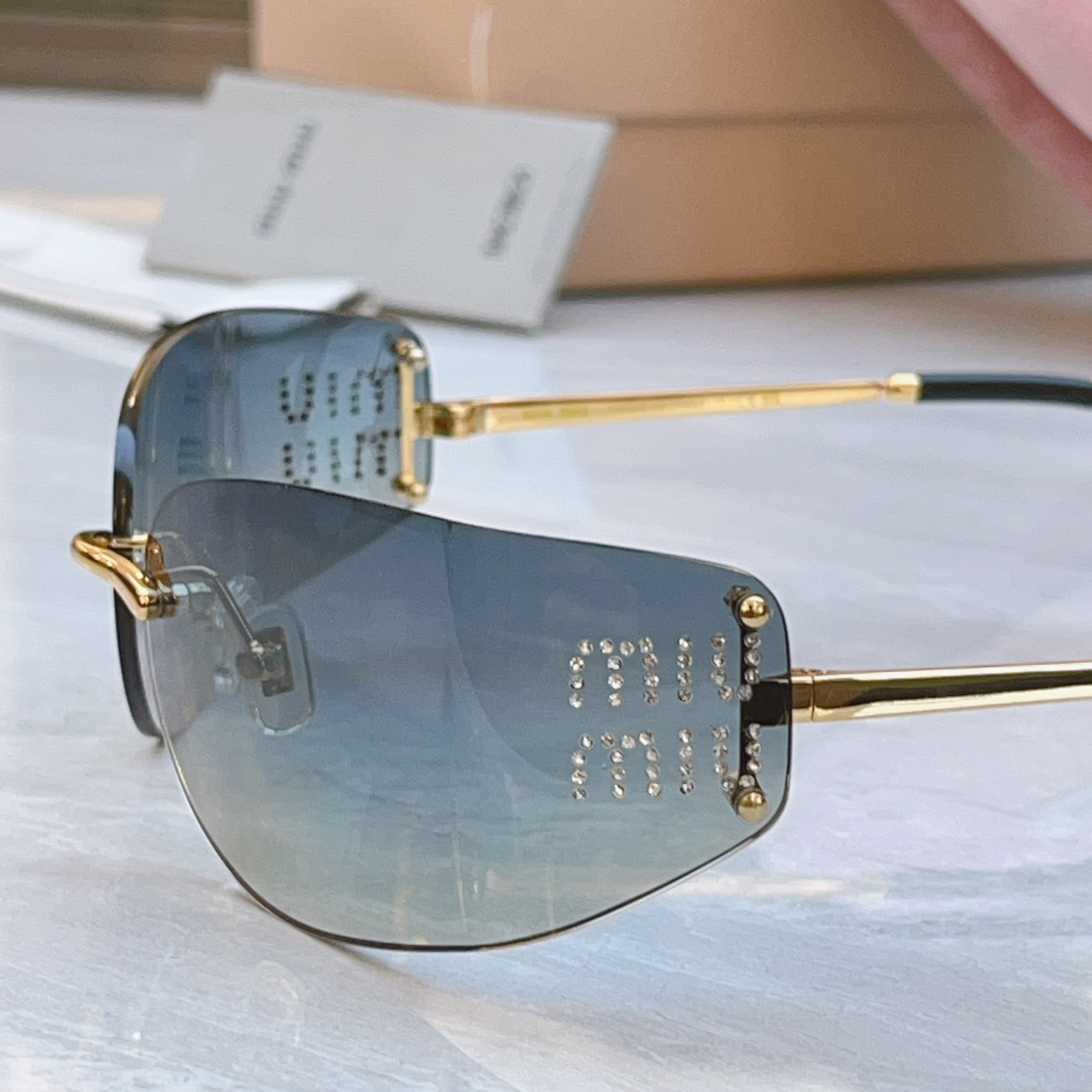 ，【MIUMI*】缪*缪新款太阳镜，Mod:MU 51SS，SIZE:51口16-125