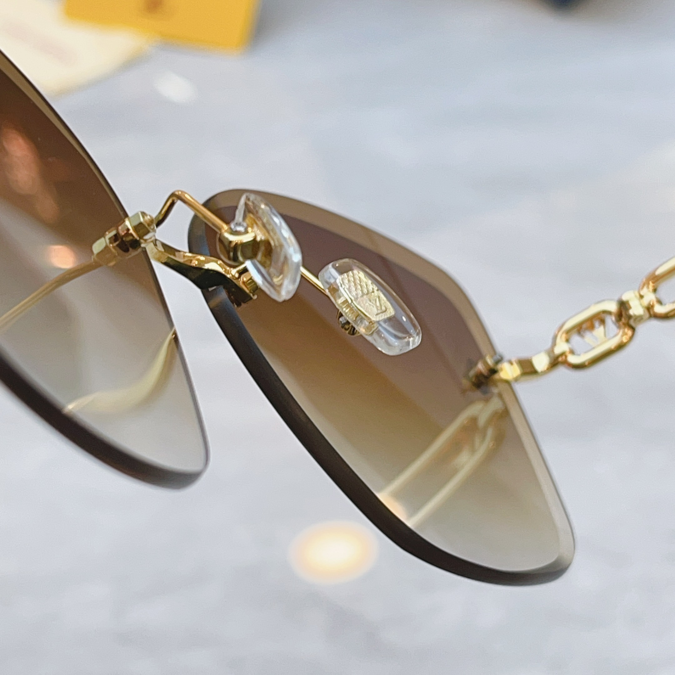 ，【LOUIS VUITTO*】路易*威登新款太阳镜，MODEL：Z2665U，SIZE：61口14-1