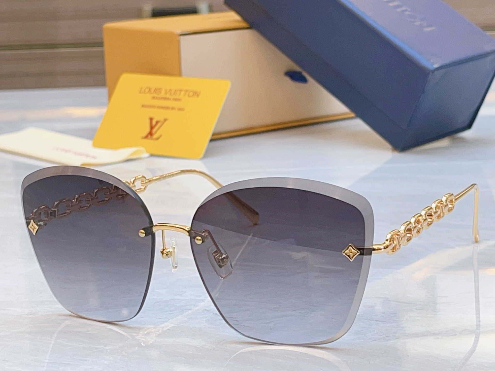 ，【LOUIS VUITTO*】路易*威登新款太阳镜，MODEL：Z2665U，SIZE：61口14-1