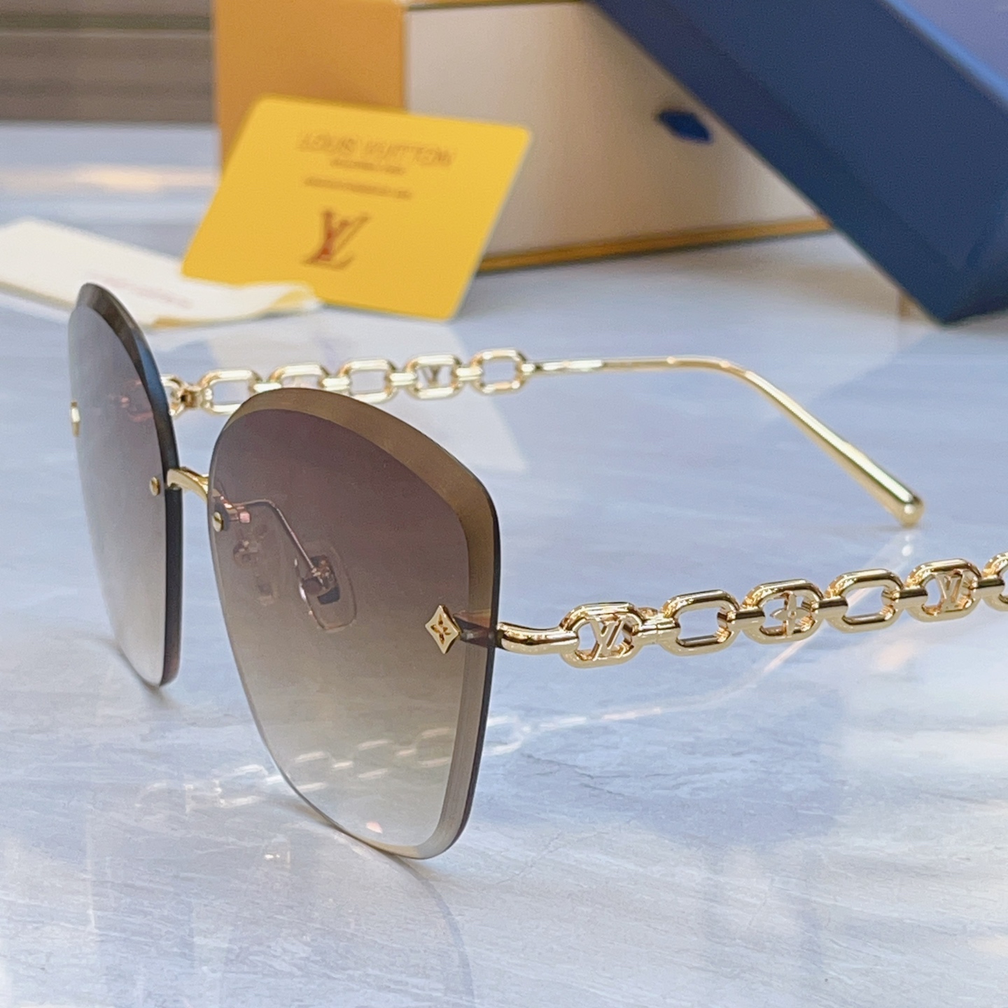 ，【LOUIS VUITTO*】路易*威登新款太阳镜，MODEL：Z2665U，SIZE：61口14-1