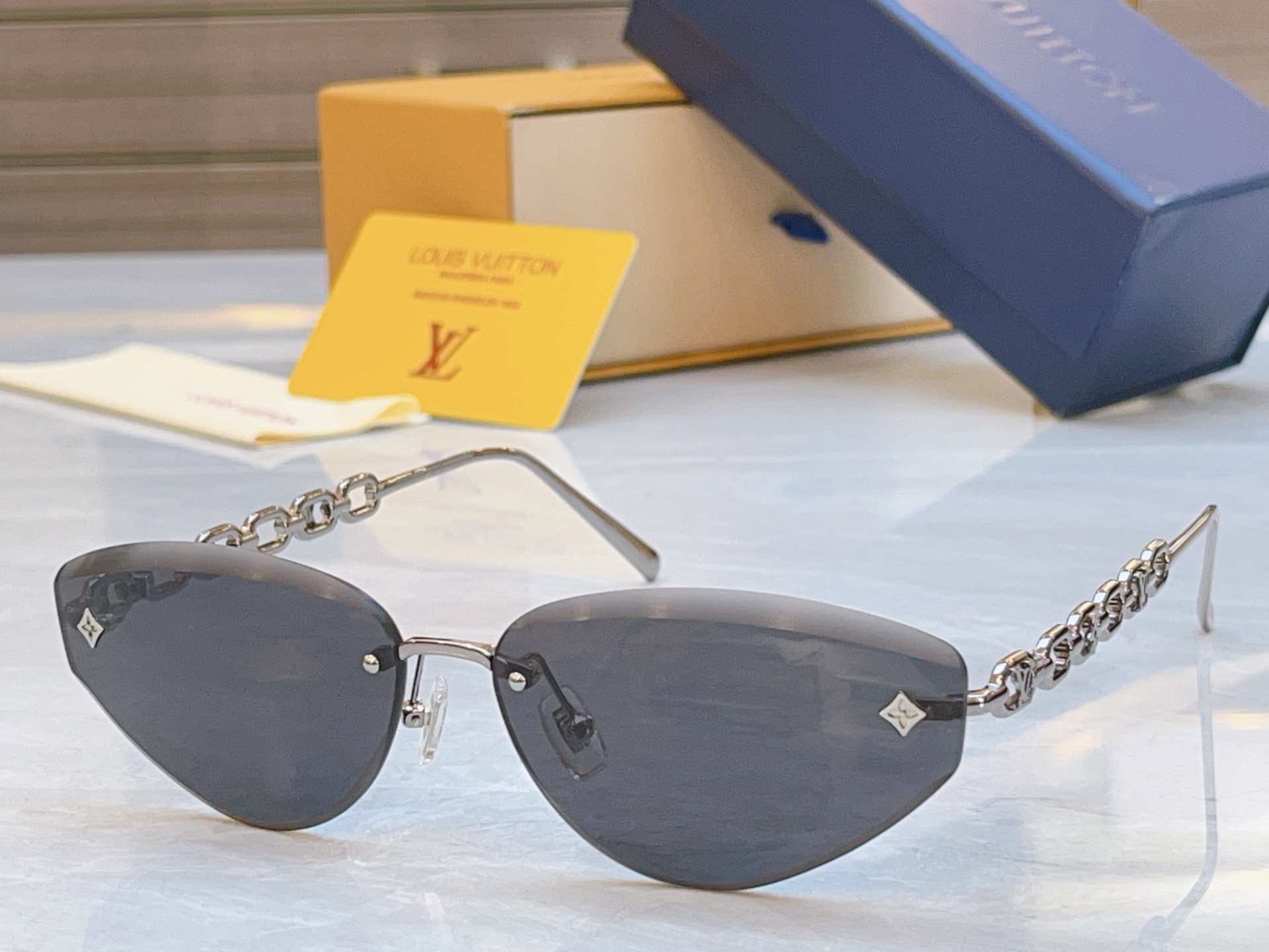 ，【LOUIS VUITTO*】路易*威登新款太阳镜，MODEL：Z3015U，SIZE：61口13-1