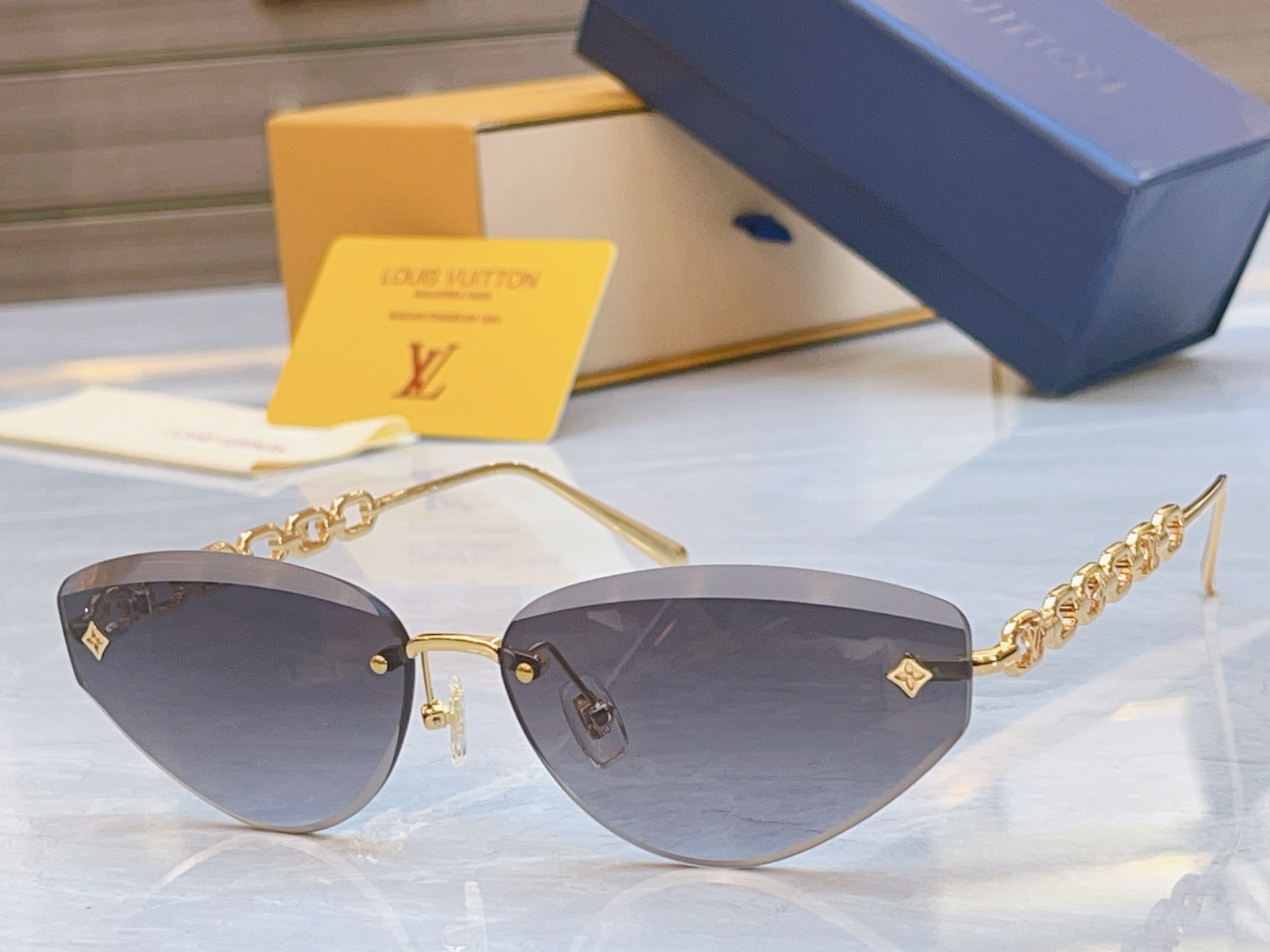 ，【LOUIS VUITTO*】路易*威登新款太阳镜，MODEL：Z3015U，SIZE：61口13-1
