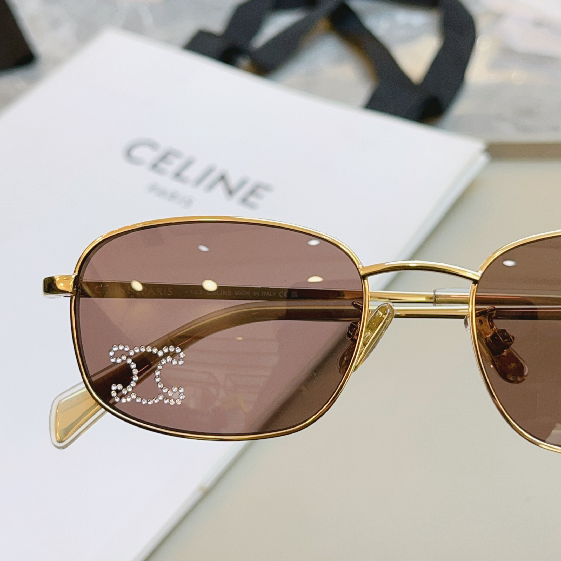 ，【CELIN*】赛*琳新款太阳镜， MODEL:CL40285U ，高版本✨，SIZE: 54口19-