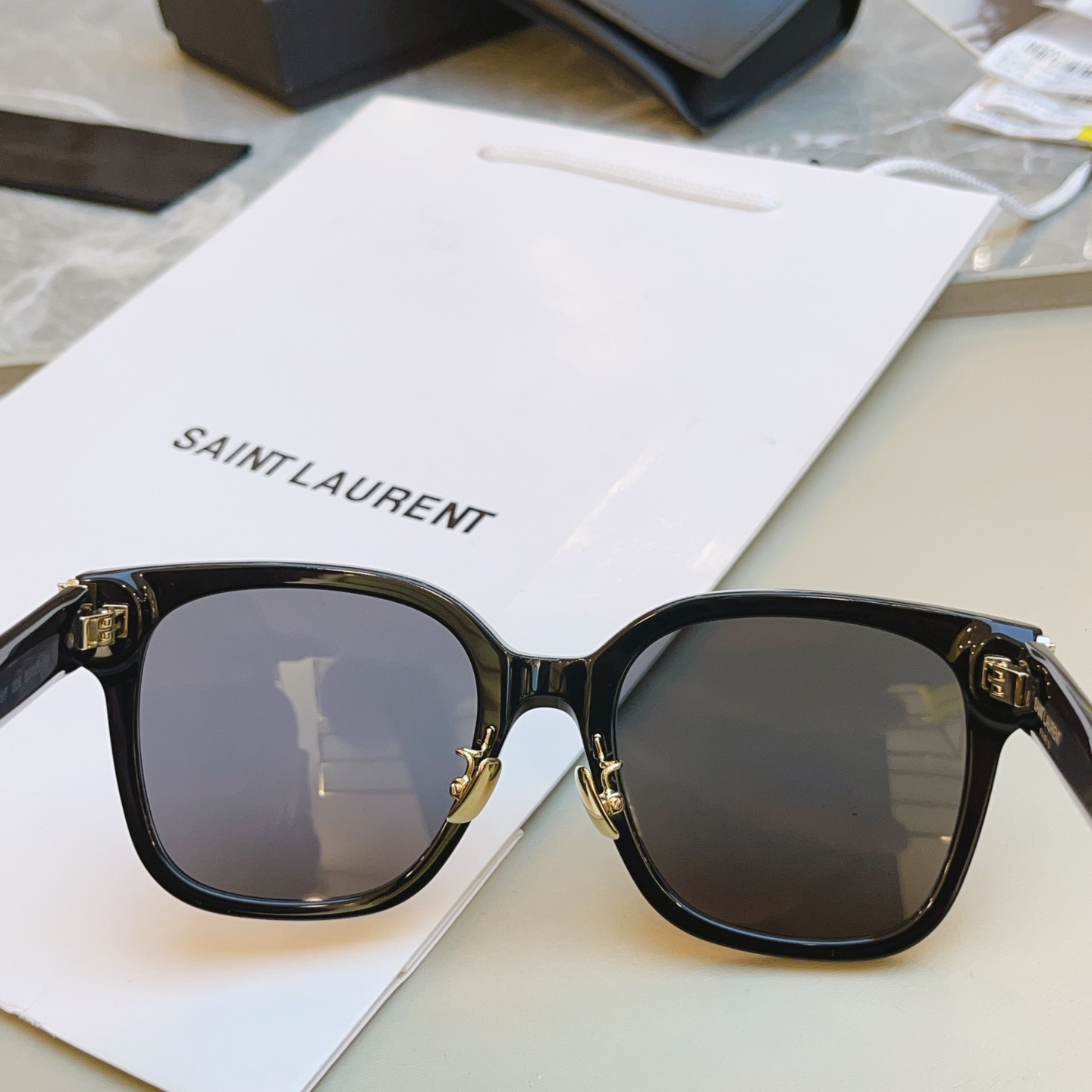 ，【SAINT LAUREN*】圣罗*兰新款太阳镜 高版本。MODEL：SL M105/F，SIZE：5