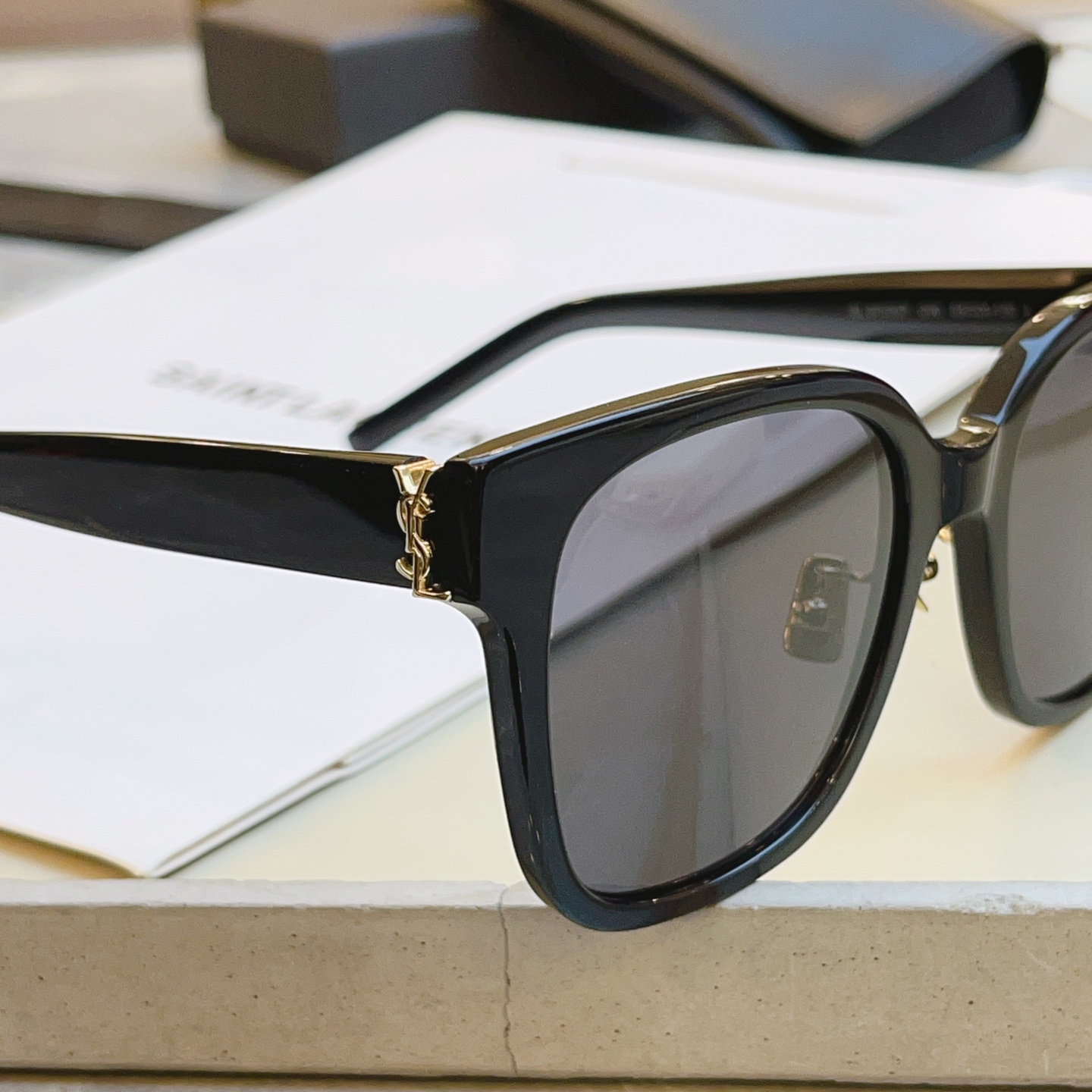 ，【SAINT LAUREN*】圣罗*兰新款太阳镜 高版本。MODEL：SL M105/F，SIZE：5