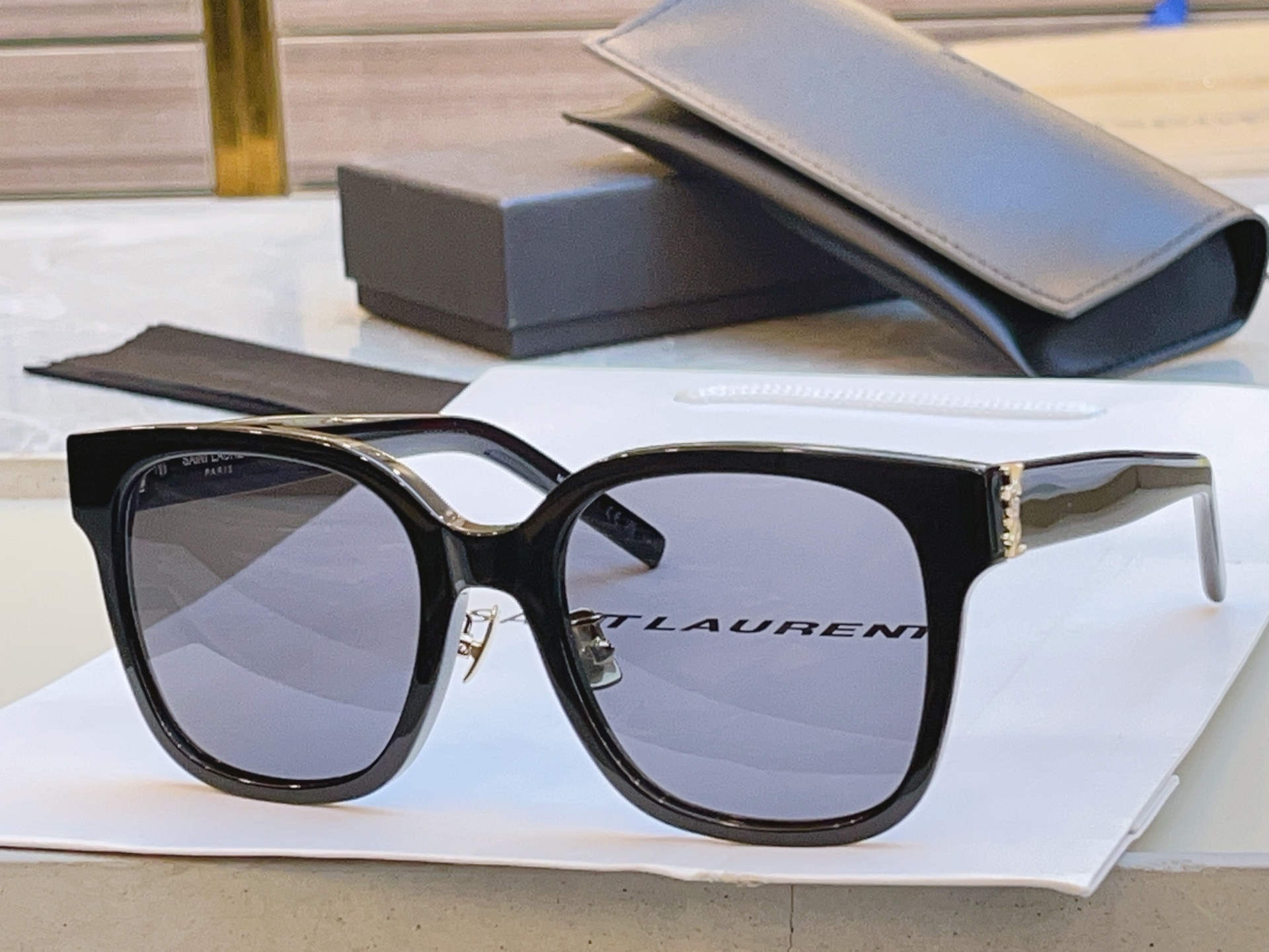 ，【SAINT LAUREN*】圣罗*兰新款太阳镜 高版本。MODEL：SL M105/F，SIZE：5