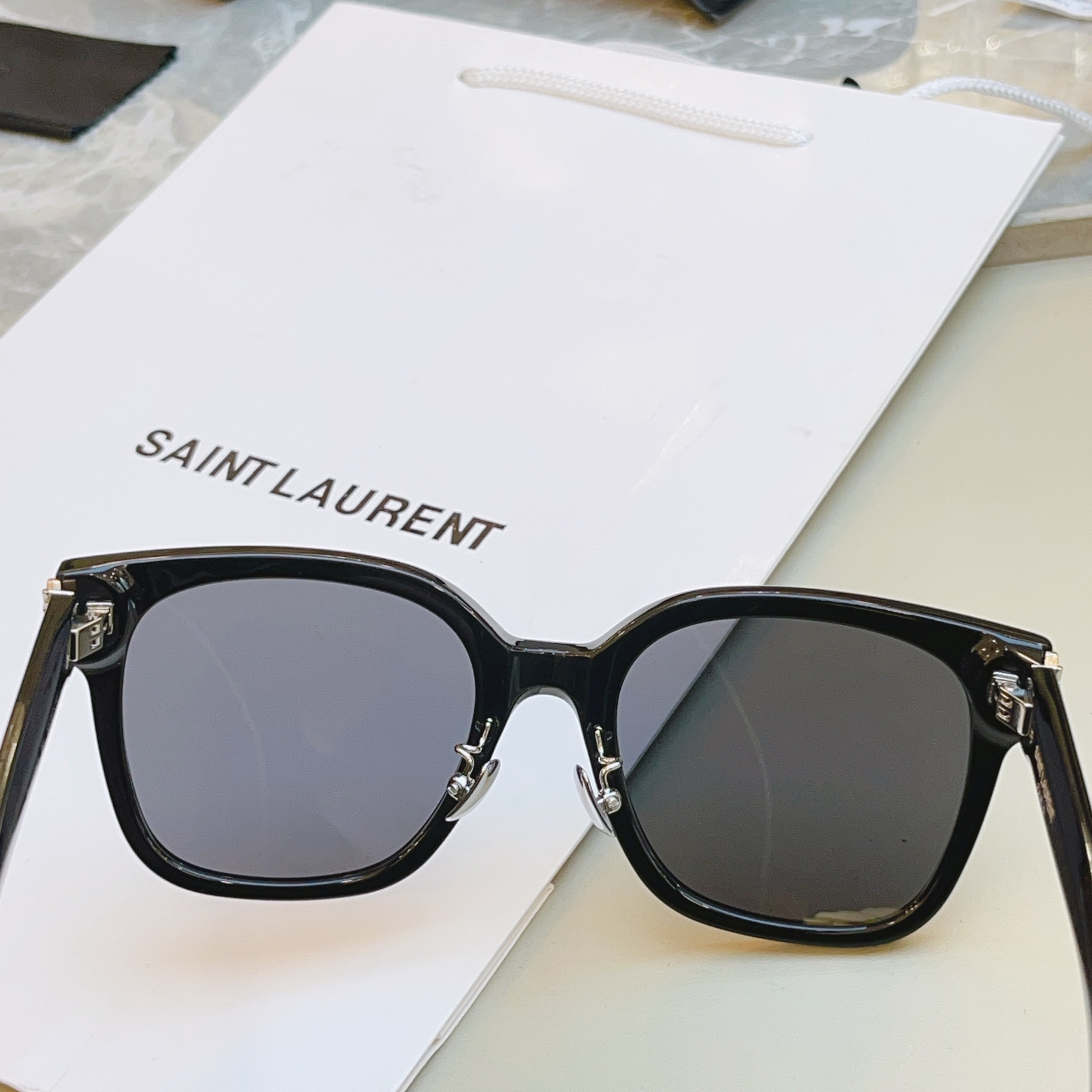 ，【SAINT LAUREN*】圣罗*兰新款太阳镜 高版本。MODEL：SL M105/F，SIZE：5