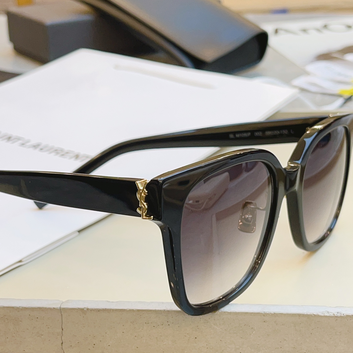 ，【SAINT LAUREN*】圣罗*兰新款太阳镜 高版本。MODEL：SL M105/F，SIZE：5