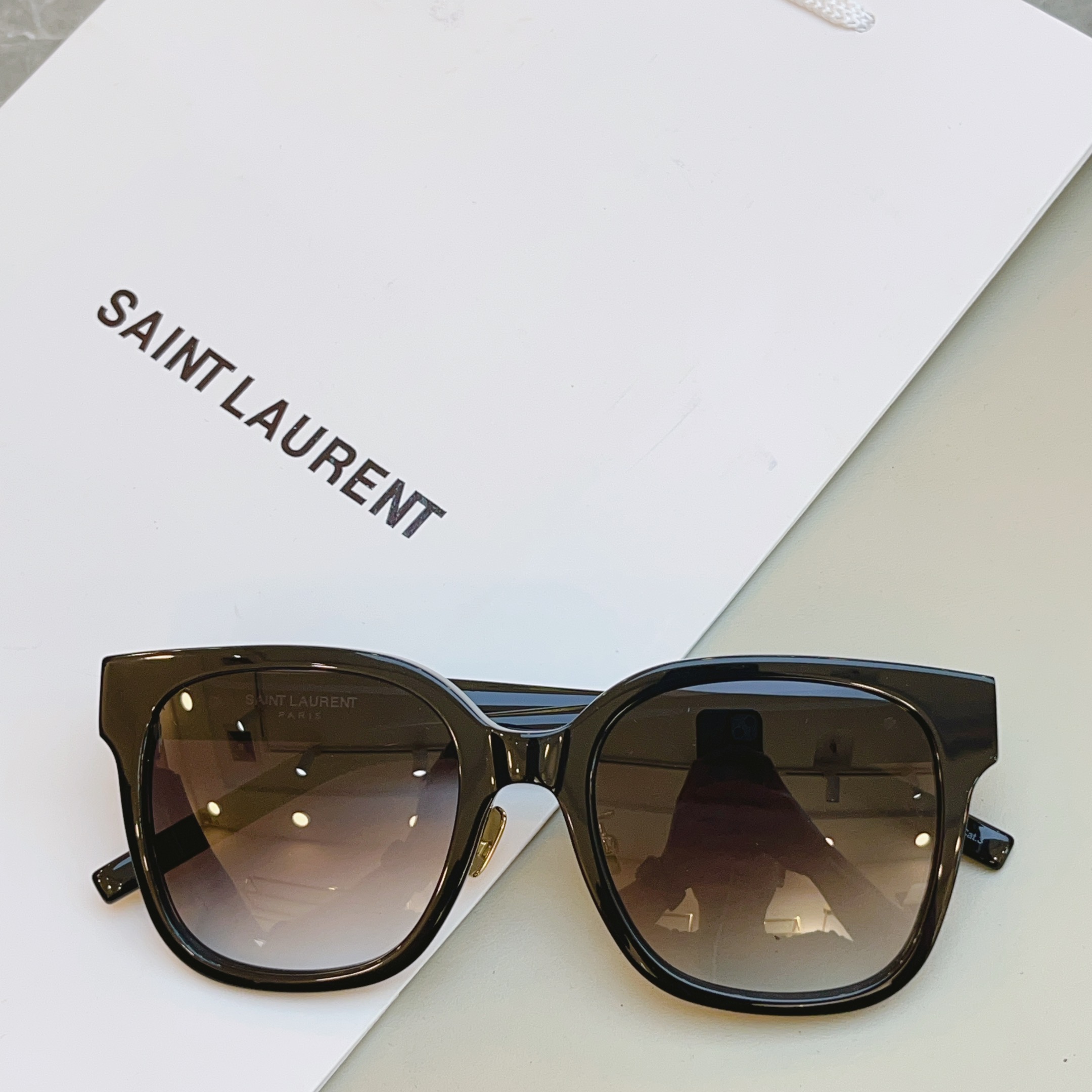 ，【SAINT LAUREN*】圣罗*兰新款太阳镜 高版本。MODEL：SL M105/F，SIZE：5