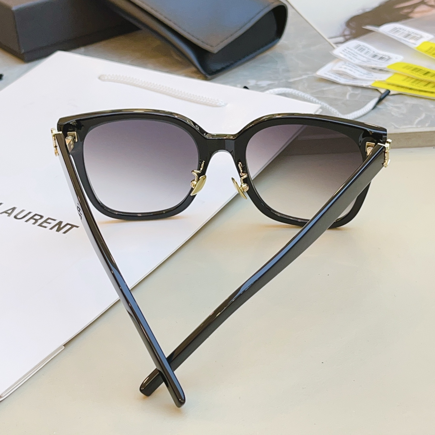 ，【SAINT LAUREN*】圣罗*兰新款太阳镜 高版本。MODEL：SL M105/F，SIZE：5