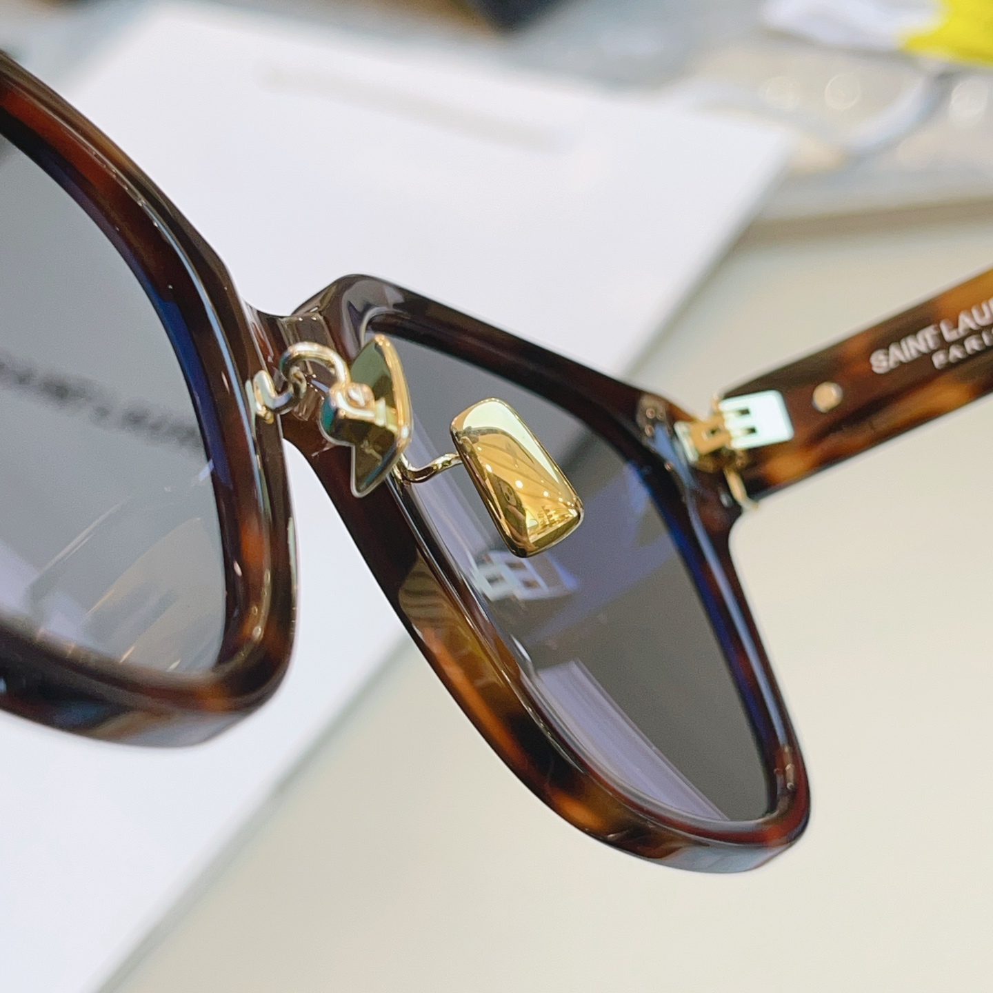 ，【SAINT LAUREN*】圣罗*兰新款太阳镜 高版本。MODEL：SL M105/F，SIZE：5