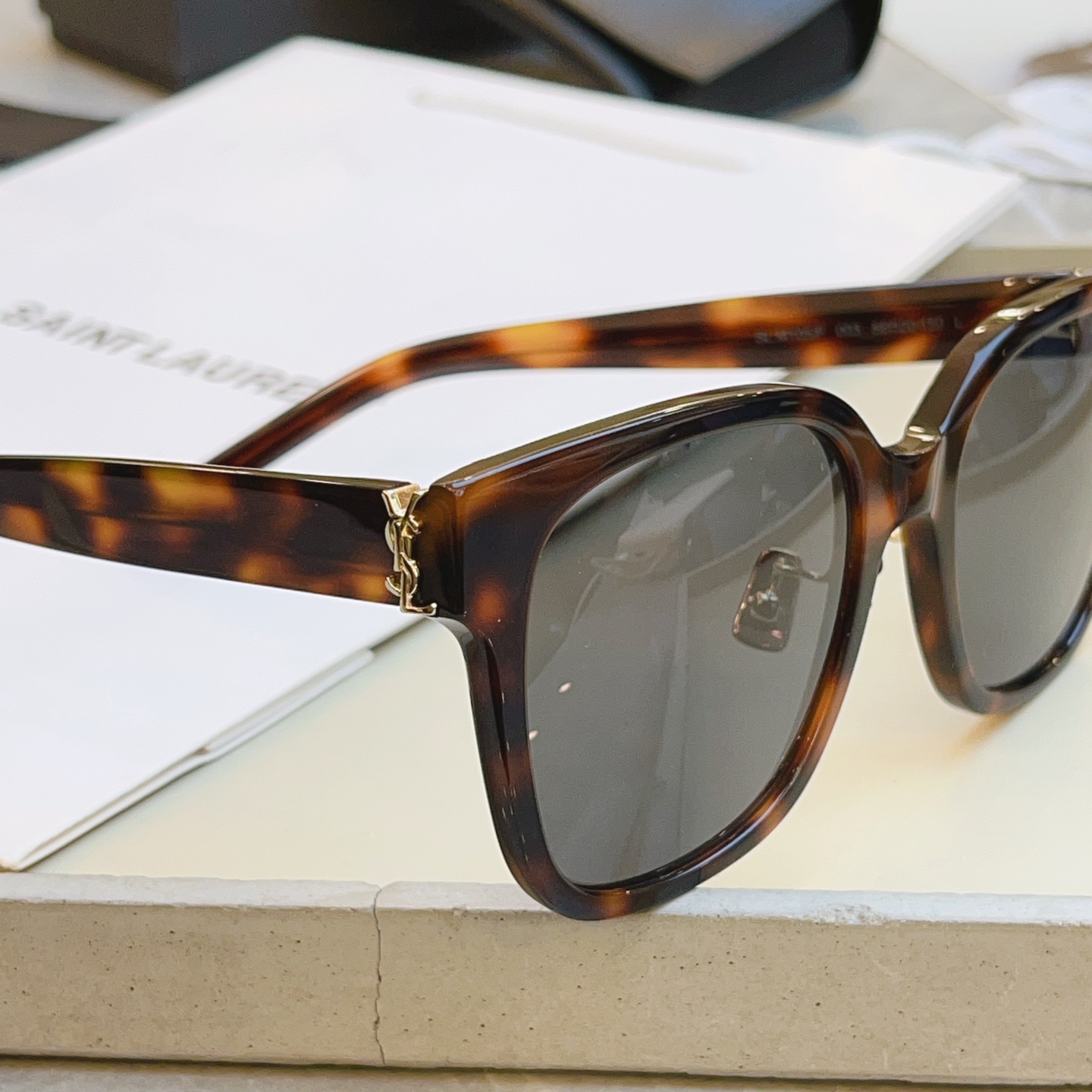 ，【SAINT LAUREN*】圣罗*兰新款太阳镜 高版本。MODEL：SL M105/F，SIZE：5