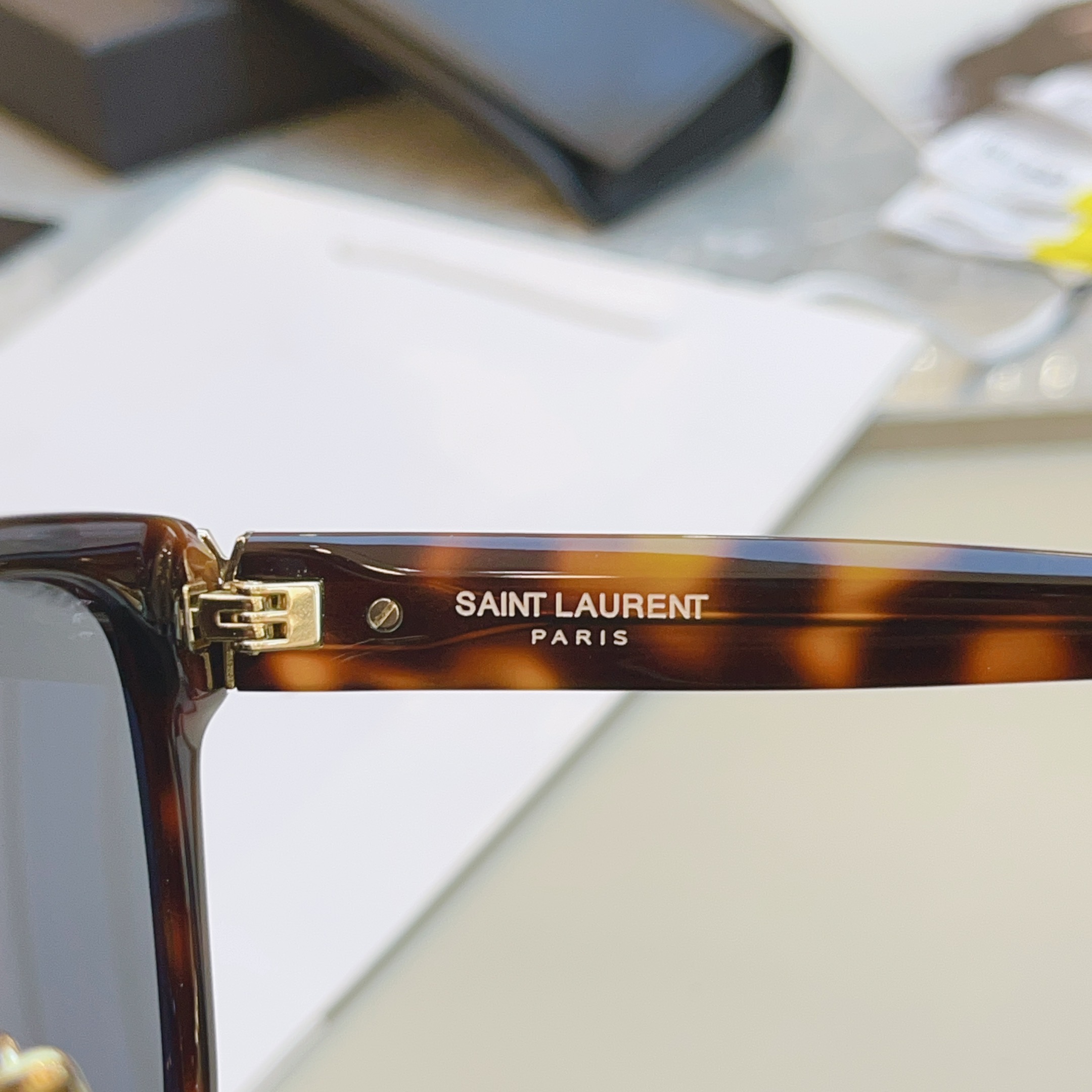 ，【SAINT LAUREN*】圣罗*兰新款太阳镜 高版本。MODEL：SL M105/F，SIZE：5