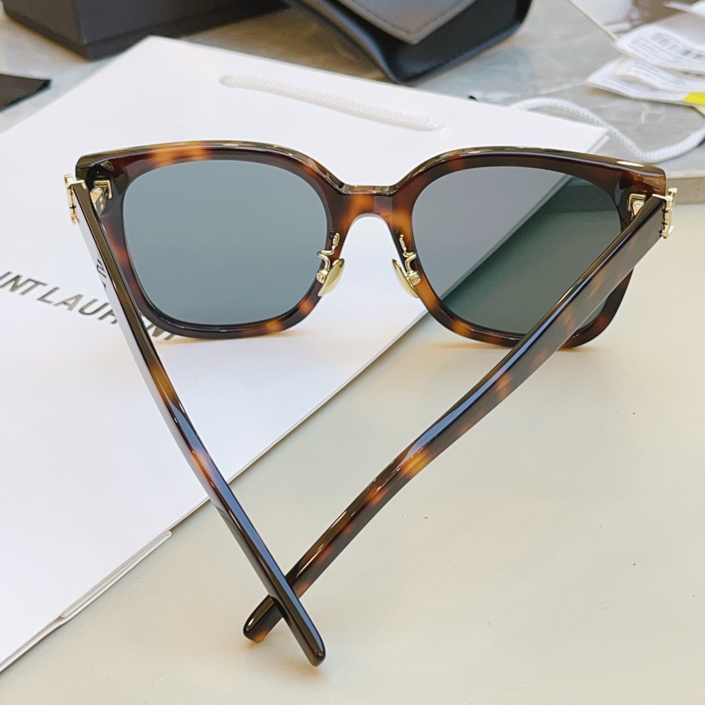 ，【SAINT LAUREN*】圣罗*兰新款太阳镜 高版本。MODEL：SL M105/F，SIZE：5