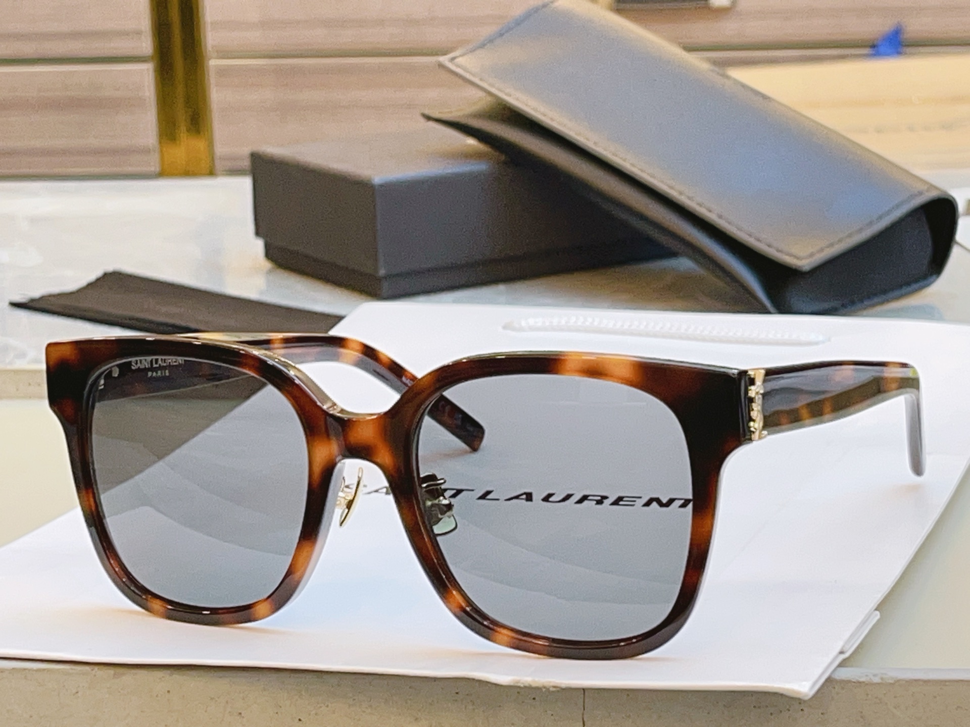 ，【SAINT LAUREN*】圣罗*兰新款太阳镜 高版本。MODEL：SL M105/F，SIZE：5