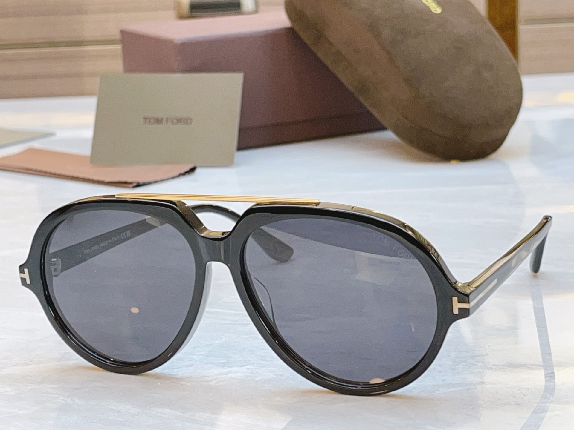 ，【TOM FOR*】汤姆*福特新款太阳镜🕶️，MODEL：FT1210，SIZE：59口14-140