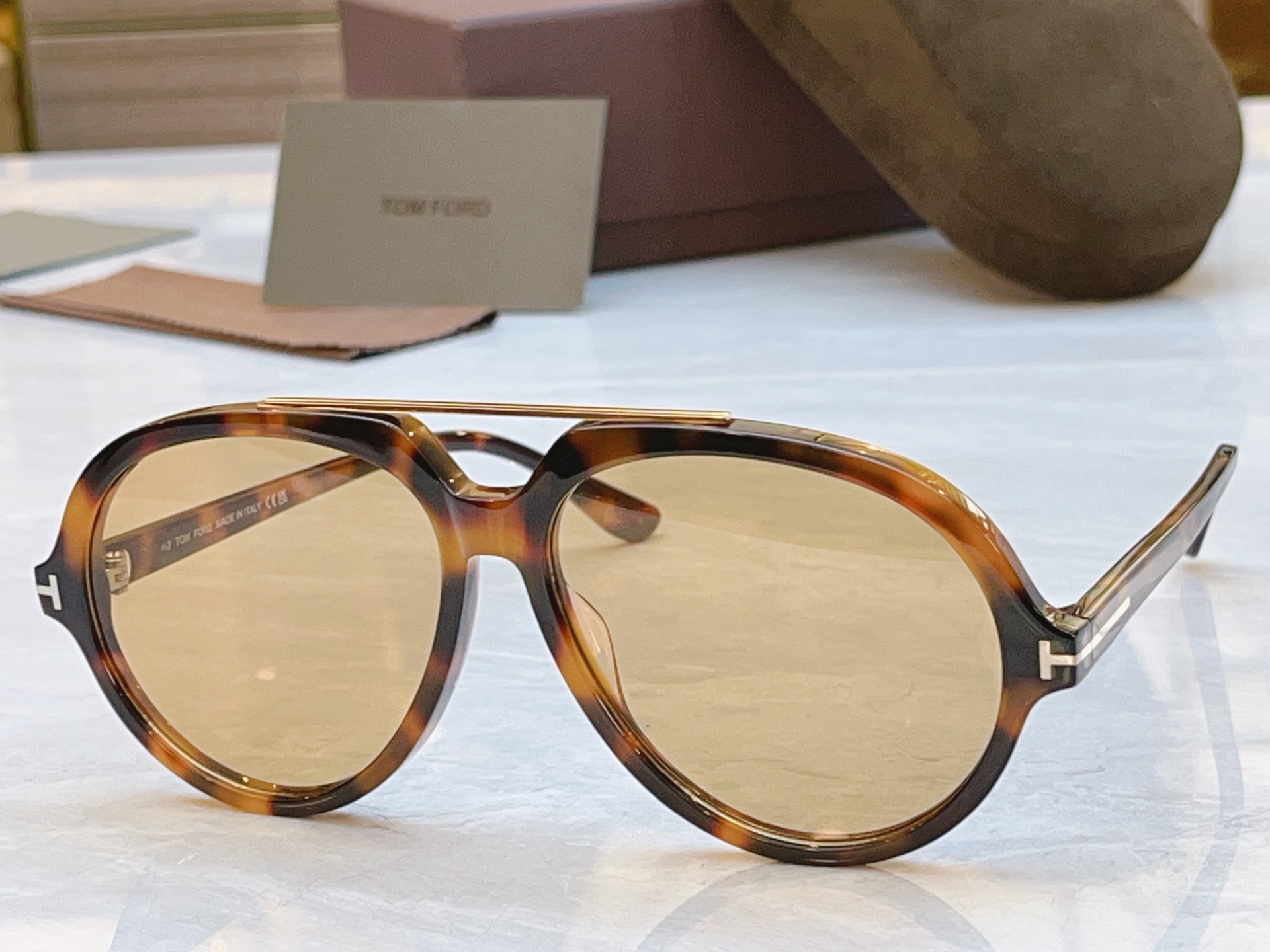 ，【TOM FOR*】汤姆*福特新款太阳镜🕶️，MODEL：FT1210，SIZE：59口14-140