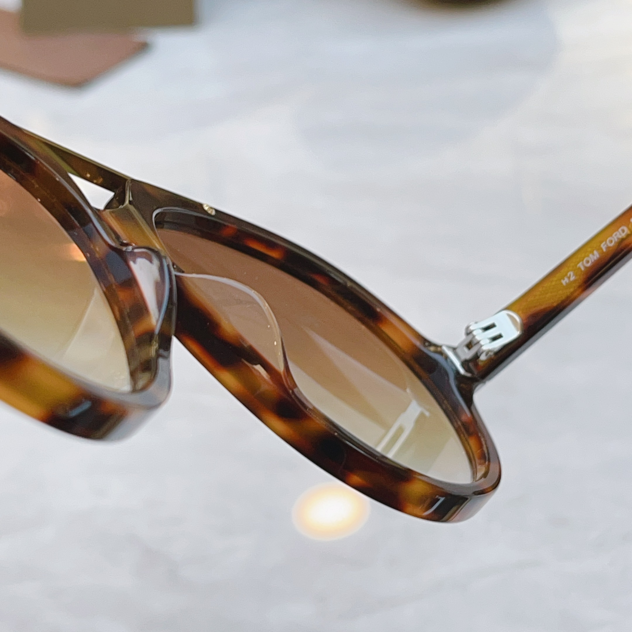 ，【TOM FOR*】汤姆*福特新款太阳镜🕶️，MODEL：FT1210，SIZE：59口14-140