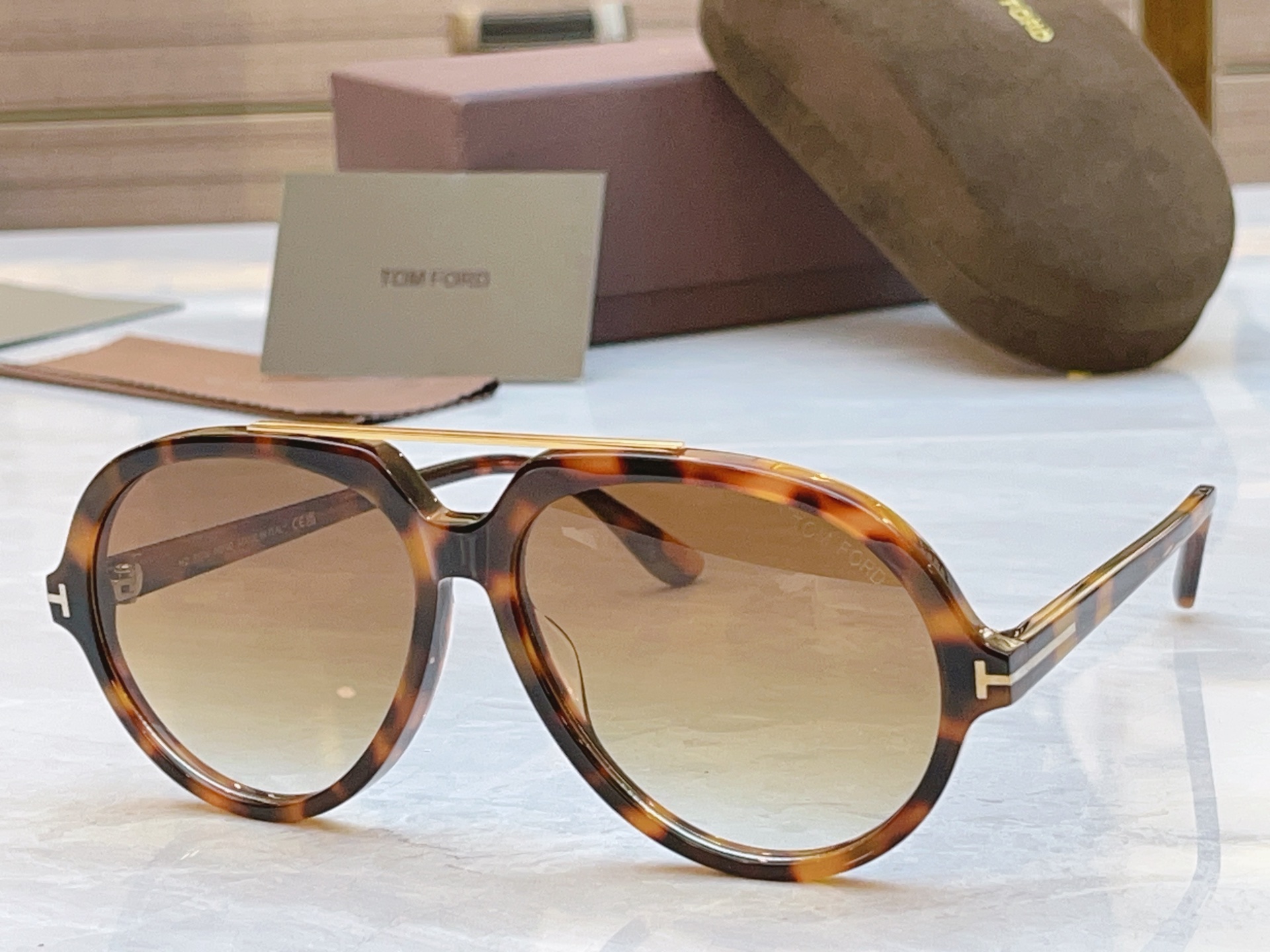 ，【TOM FOR*】汤姆*福特新款太阳镜🕶️，MODEL：FT1210，SIZE：59口14-140