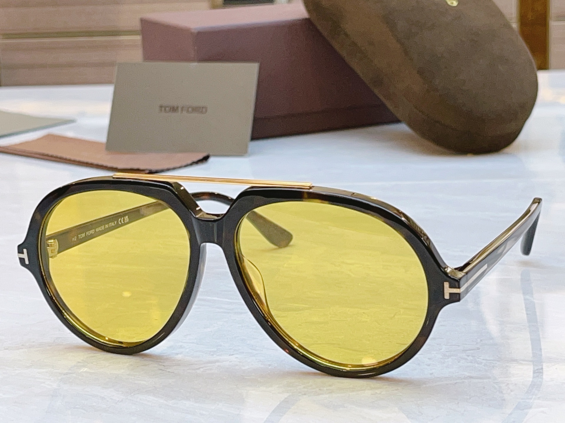 ，【TOM FOR*】汤姆*福特新款太阳镜🕶️，MODEL：FT1210，SIZE：59口14-140