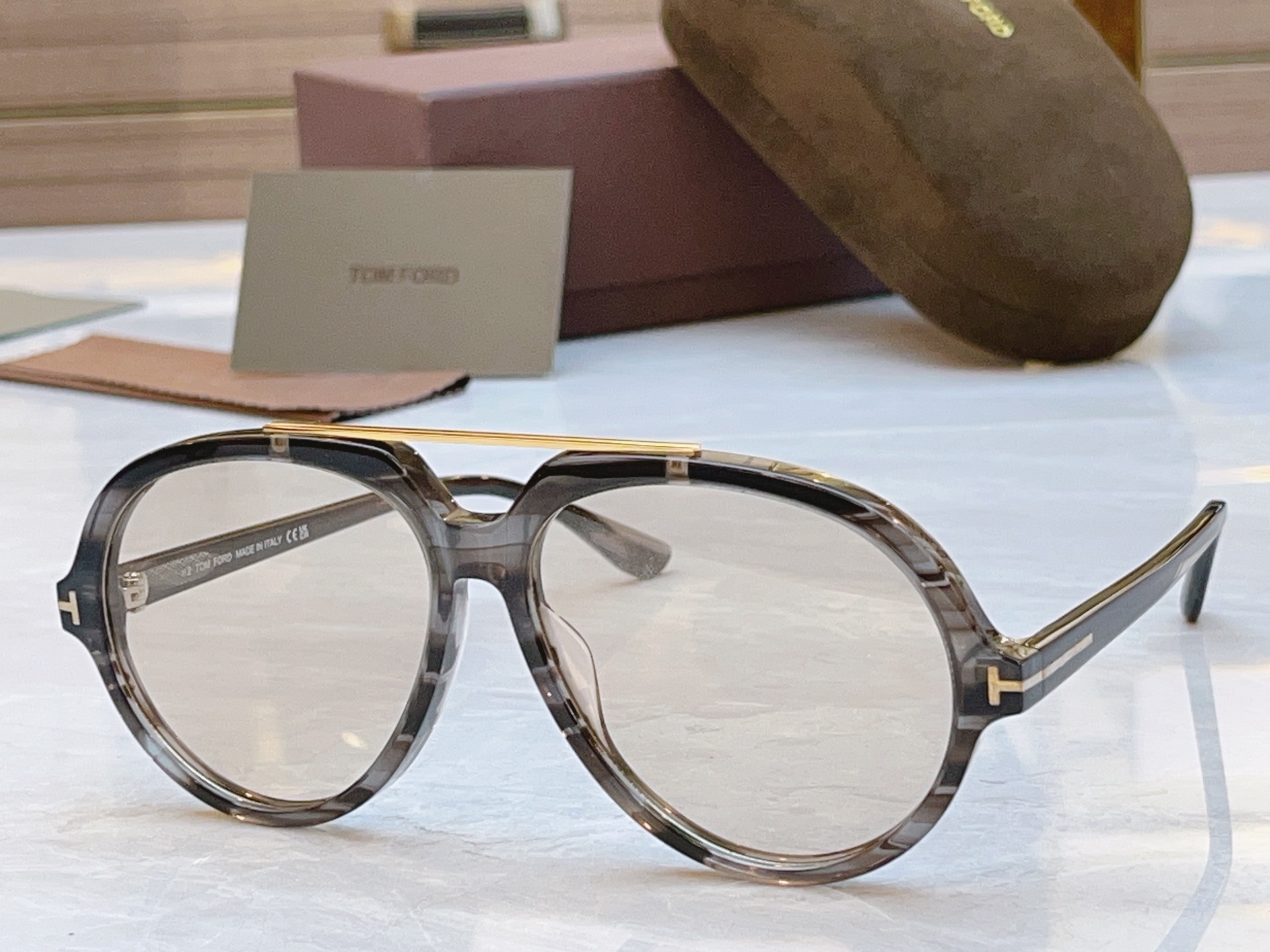 ，【TOM FOR*】汤姆*福特新款太阳镜🕶️，MODEL：FT1210，SIZE：59口14-140