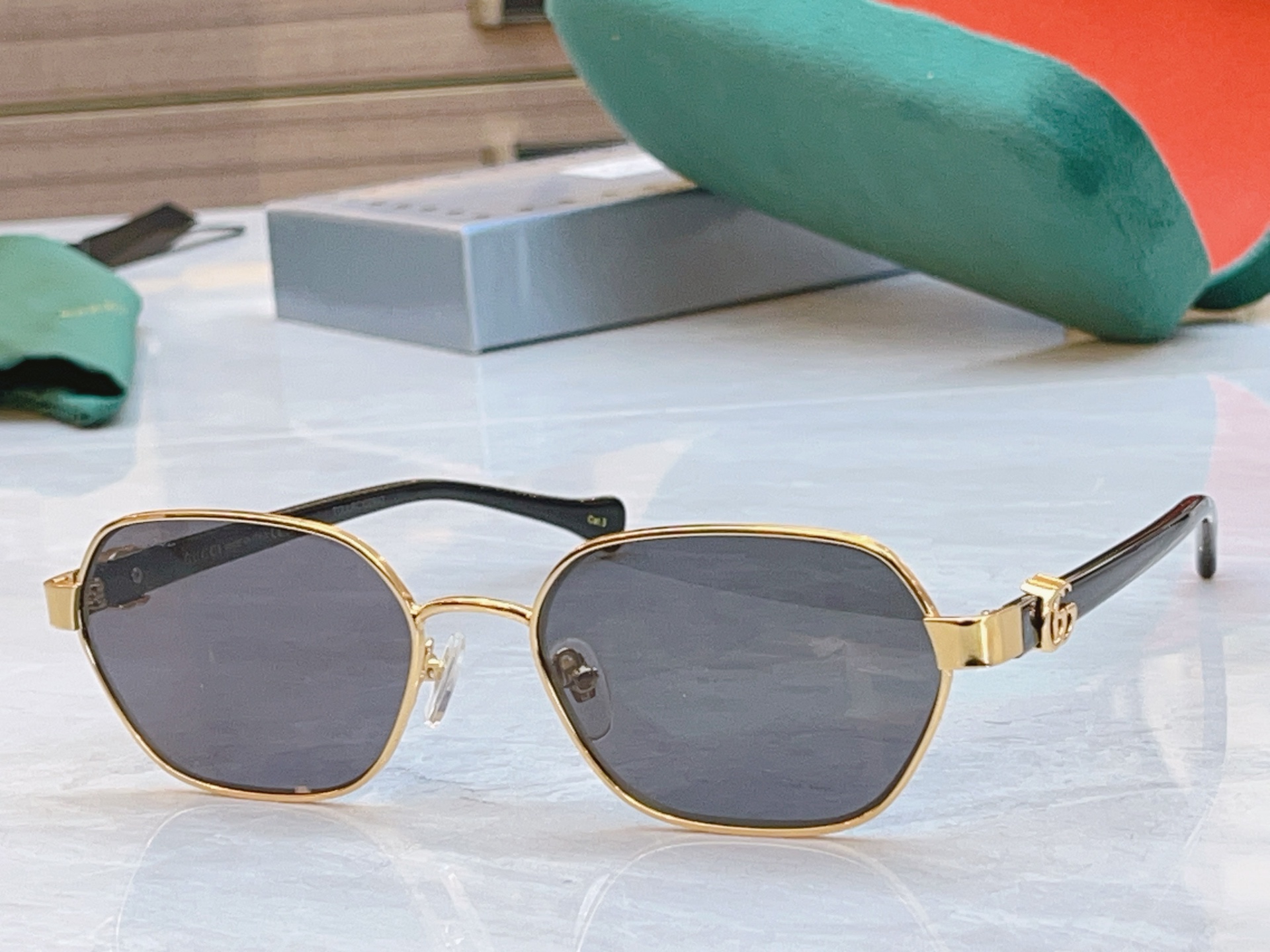 ，【GUCC*】古*驰新款眼镜架，MODEL：GG1593S，SIZE：56口19-145