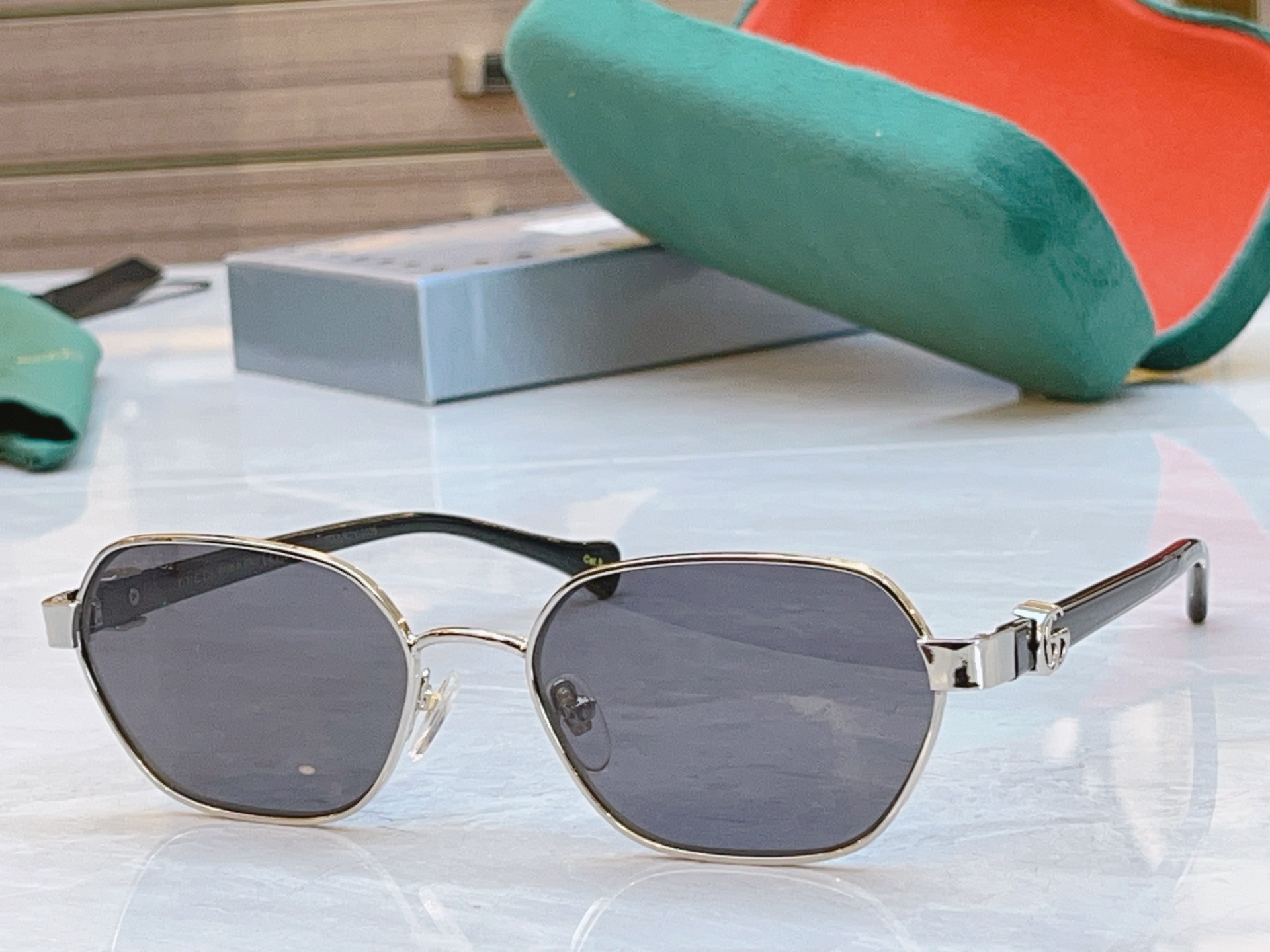 ，【GUCC*】古*驰新款眼镜架，MODEL：GG1593S，SIZE：56口19-145