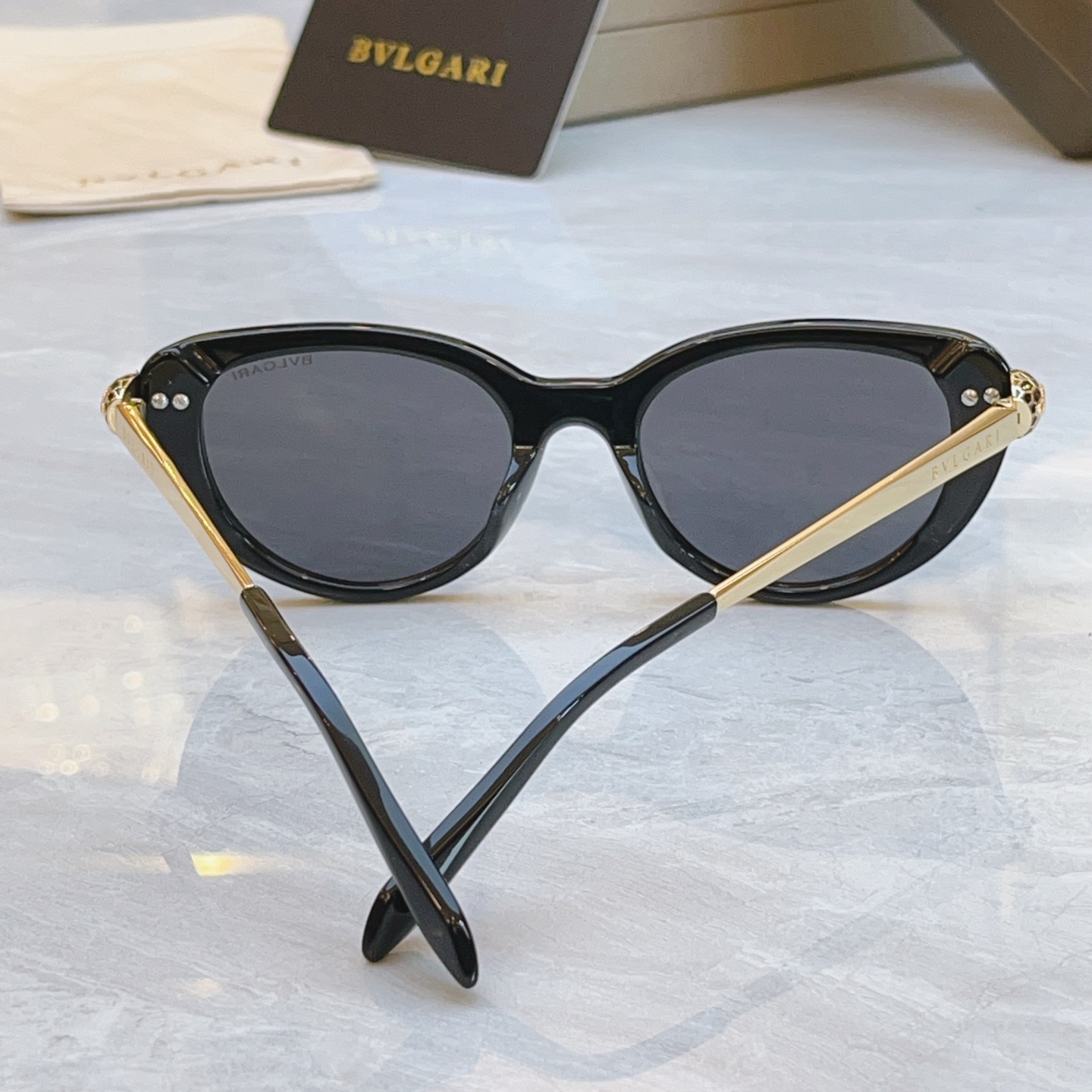 ，【BVLGA*】宝格*丽新款太阳镜，MODEL：BV 40067I，SIZE：50口19-140