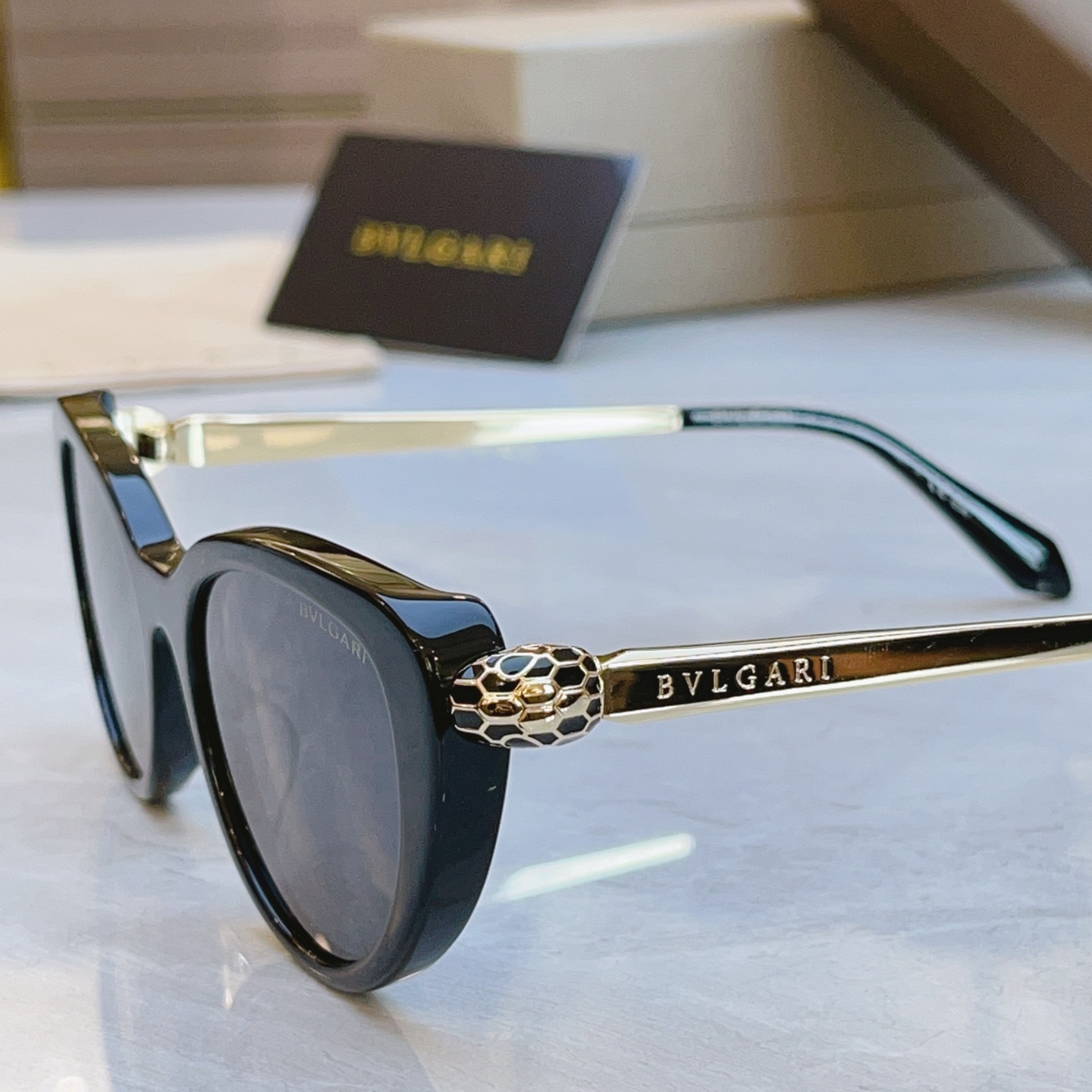 ，【BVLGA*】宝格*丽新款太阳镜，MODEL：BV 40067I，SIZE：50口19-140