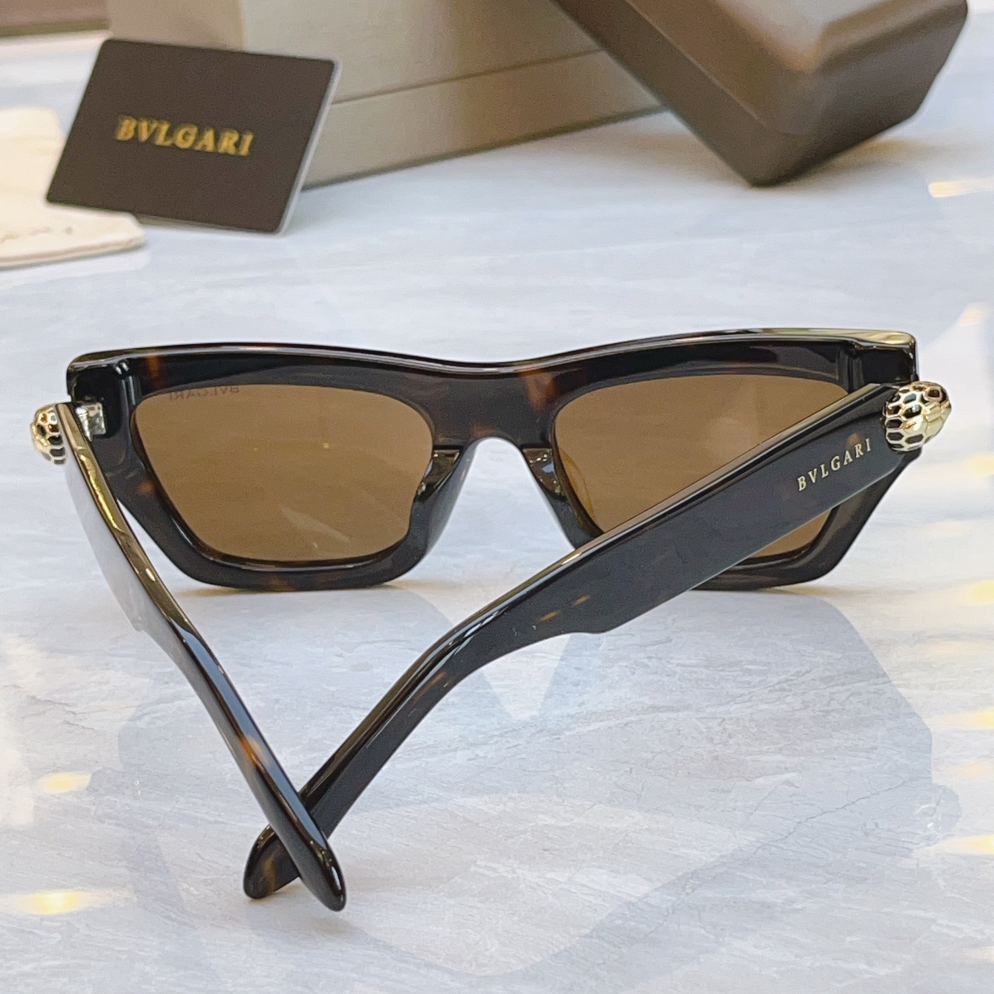 ，【BVLGA*】宝格*丽新款太阳镜，MODEL：BV 40085U，SIZE：54口20-140