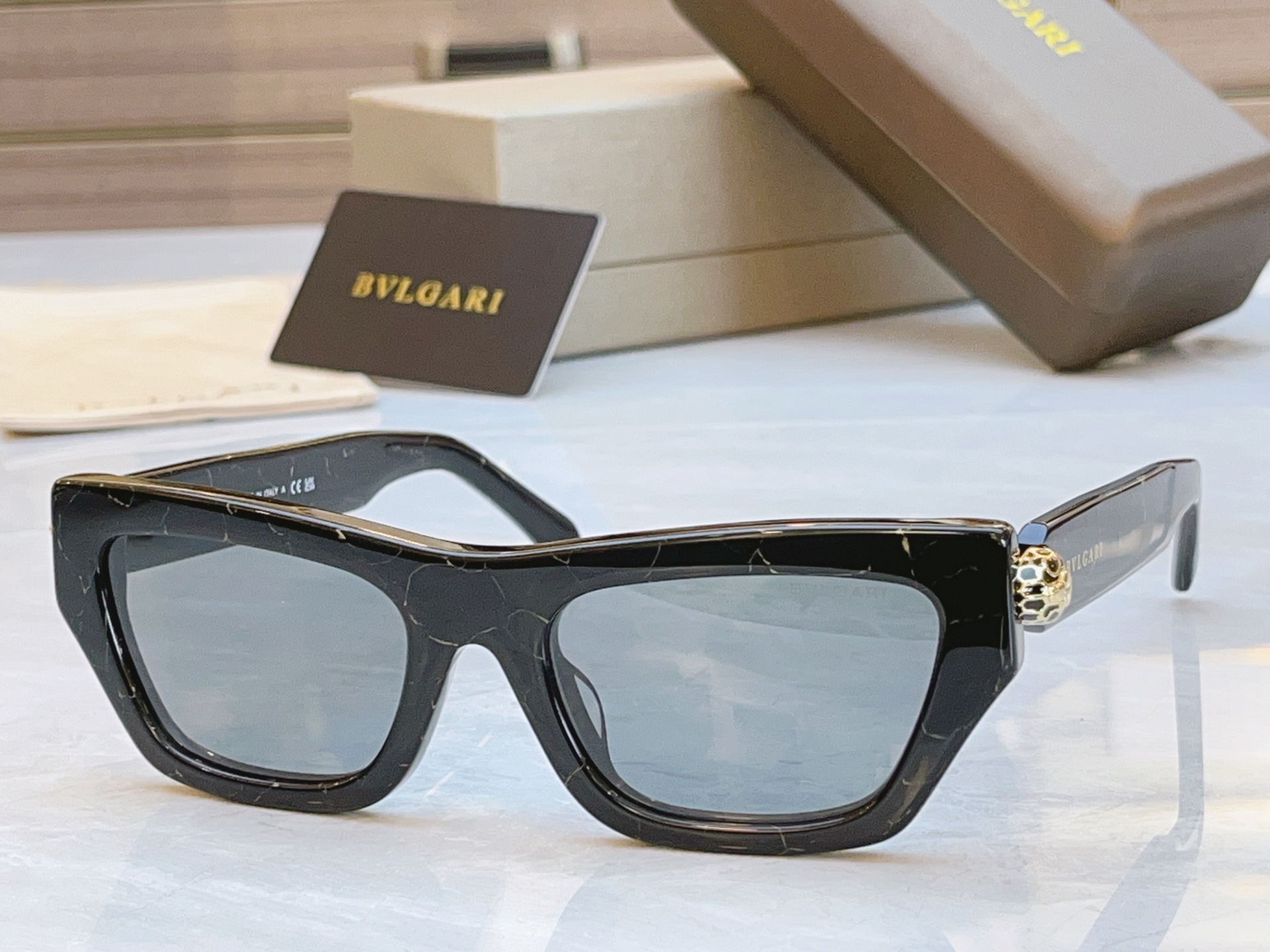 ，【BVLGA*】宝格*丽新款太阳镜，MODEL：BV 40085U，SIZE：54口20-140