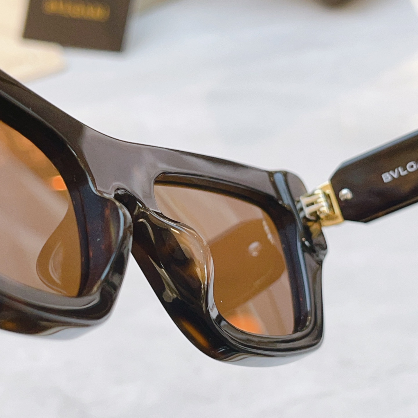 ，【BVLGA*】宝格*丽新款太阳镜，MODEL：BV 40085U，SIZE：54口20-140
