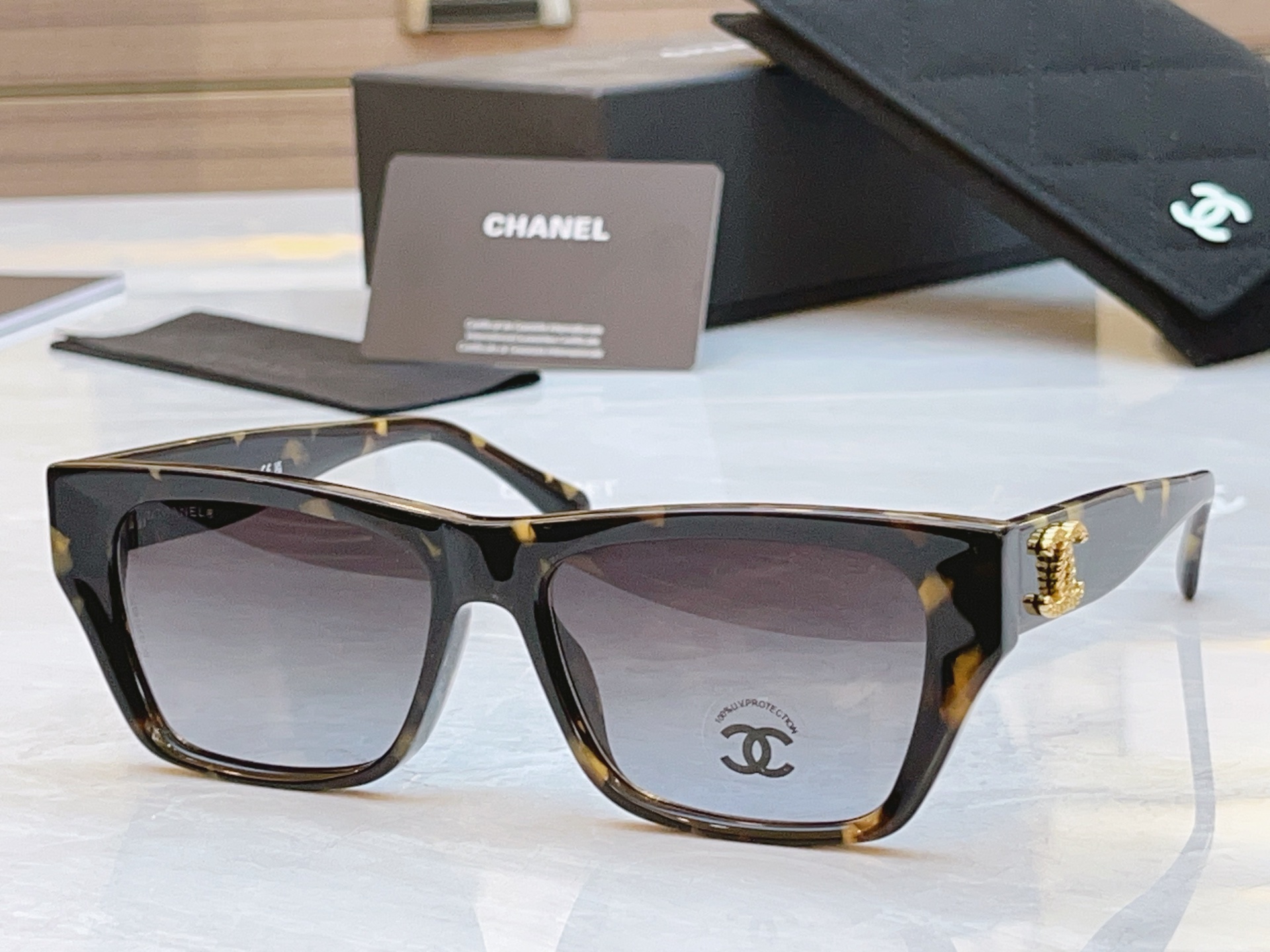 ，【CHANE*】香奈儿新款太阳镜🕶️，MODEL：CH3495，SIZE：55口17-145