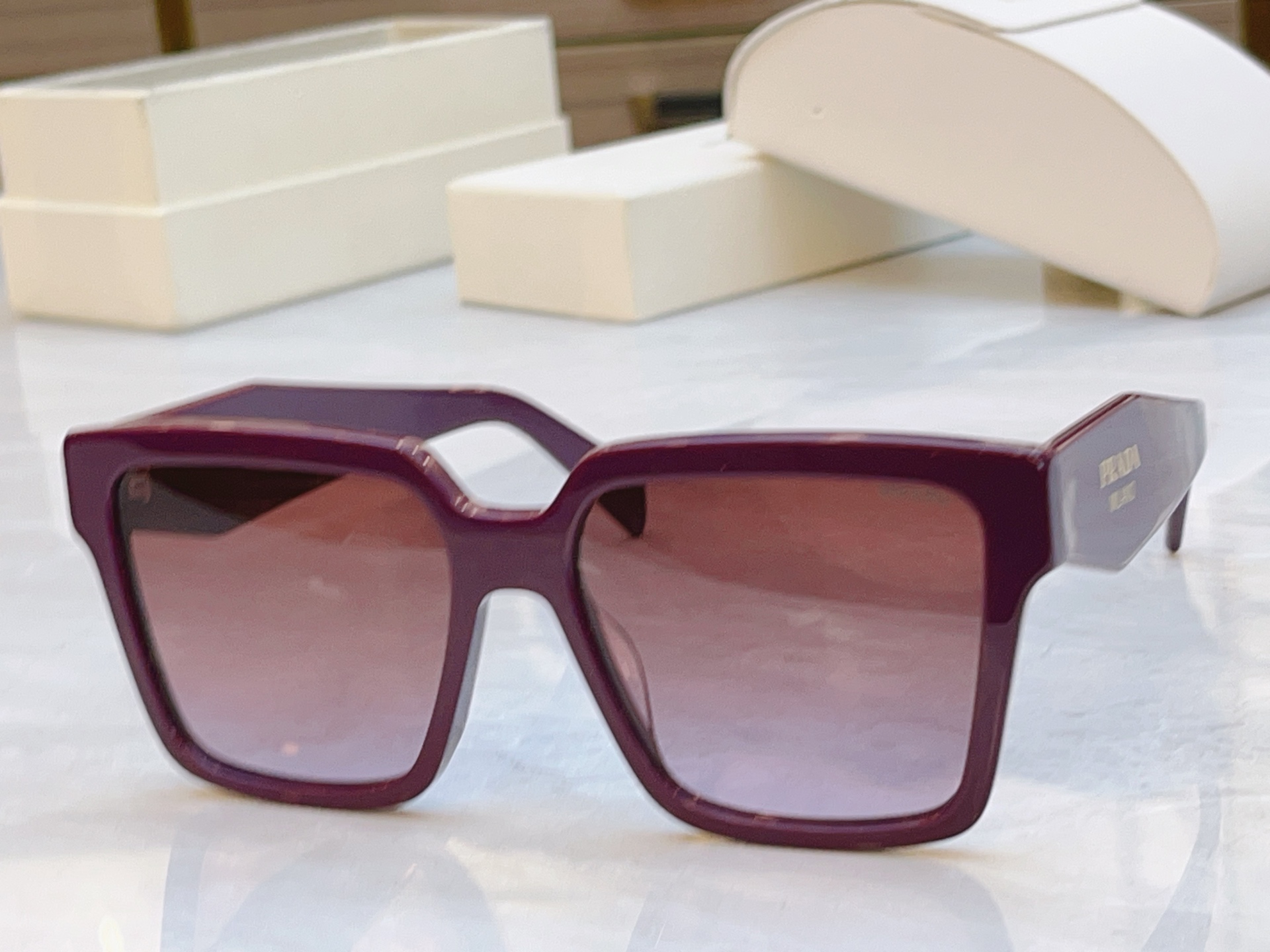 ，【PRAD*】普拉*达新款太阳镜🕶️，MODEL：SPR 24Z，SIZE：56口18-145