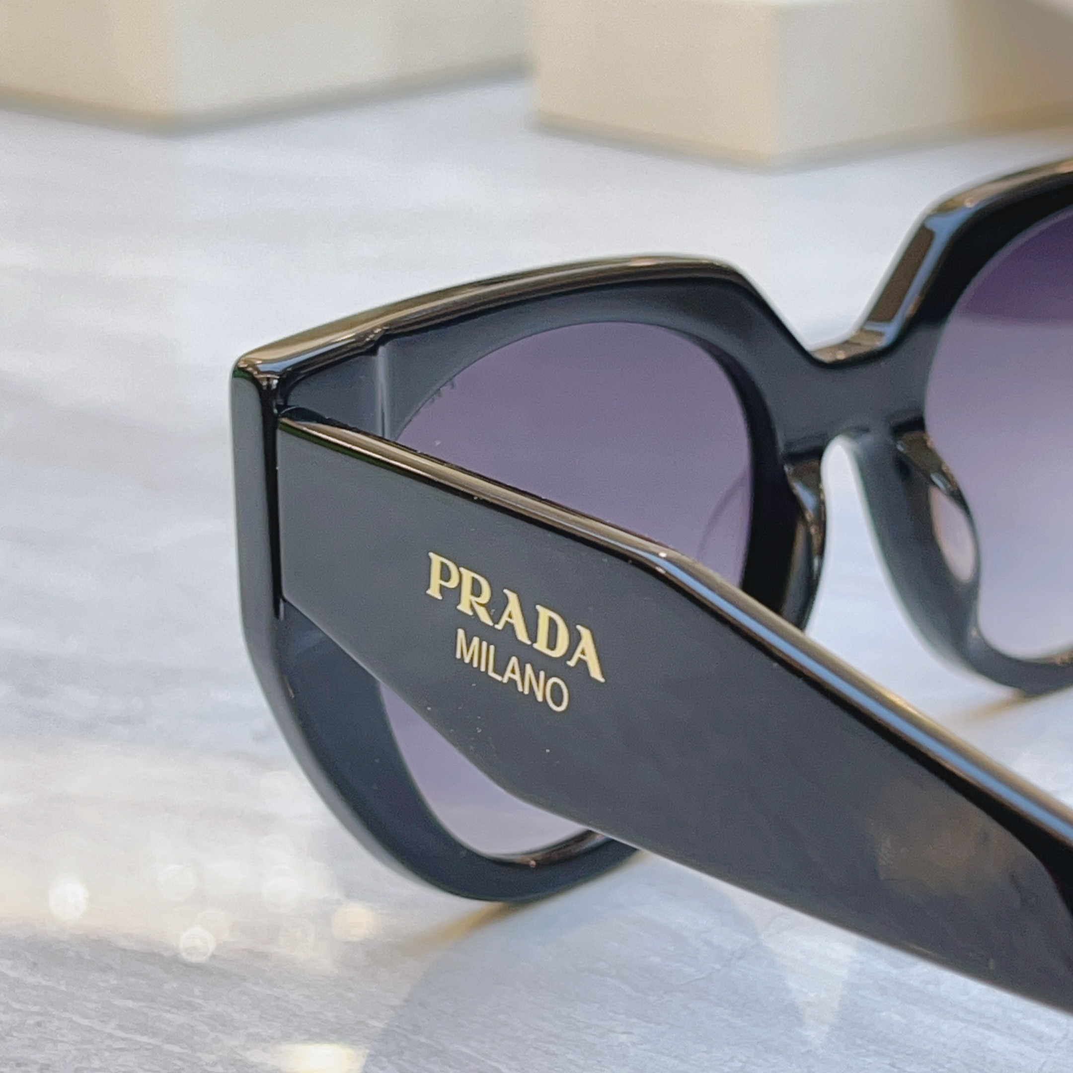 ，【PRAD*】普拉*达新款太阳镜🕶️，MODEL：SPR 14w，SIZE：52口21-145
