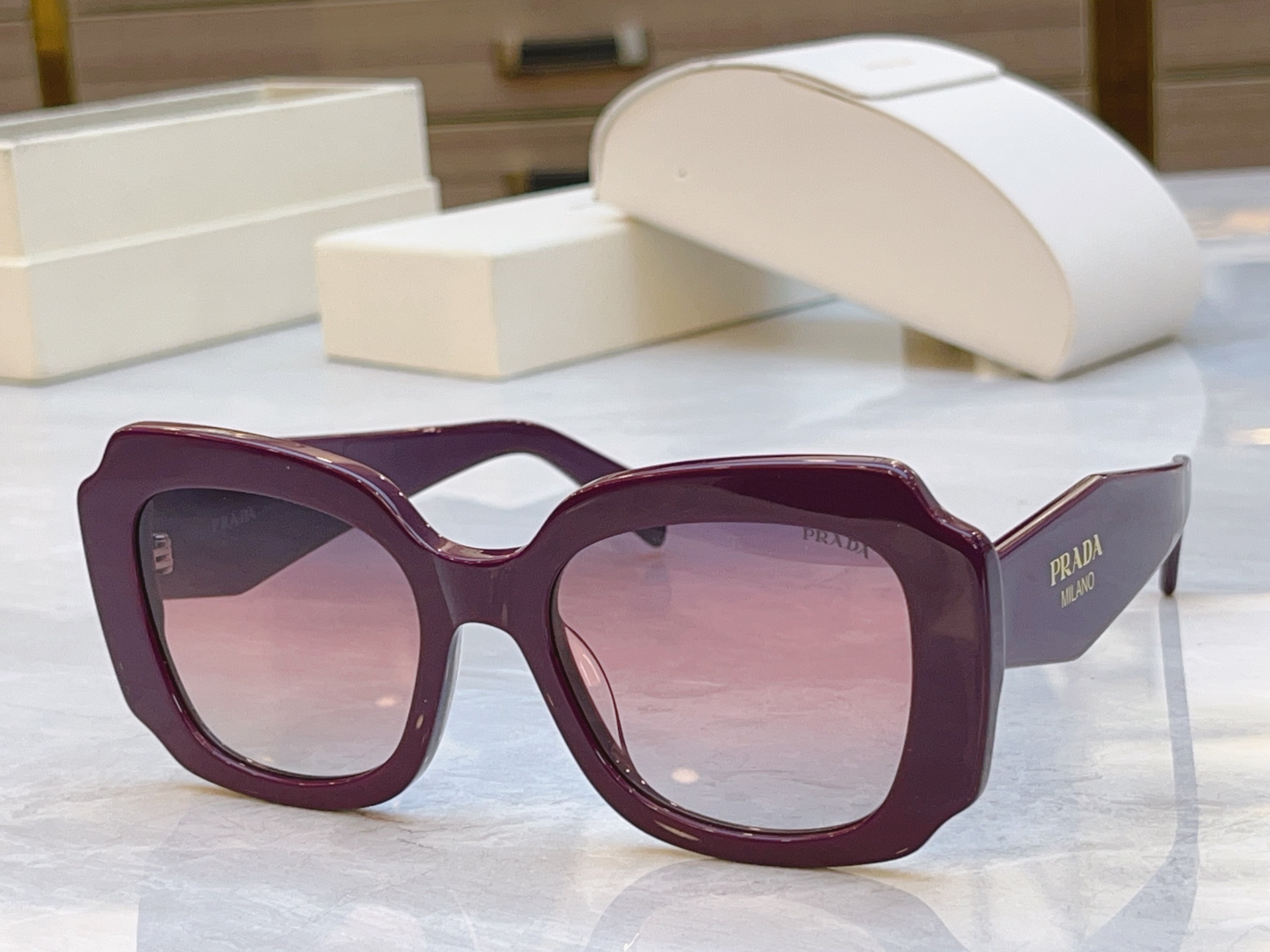 ，【PRAD*】普拉*达新款太阳镜🕶️，MODEL：SPR 16Y，SIZE：51口21-145