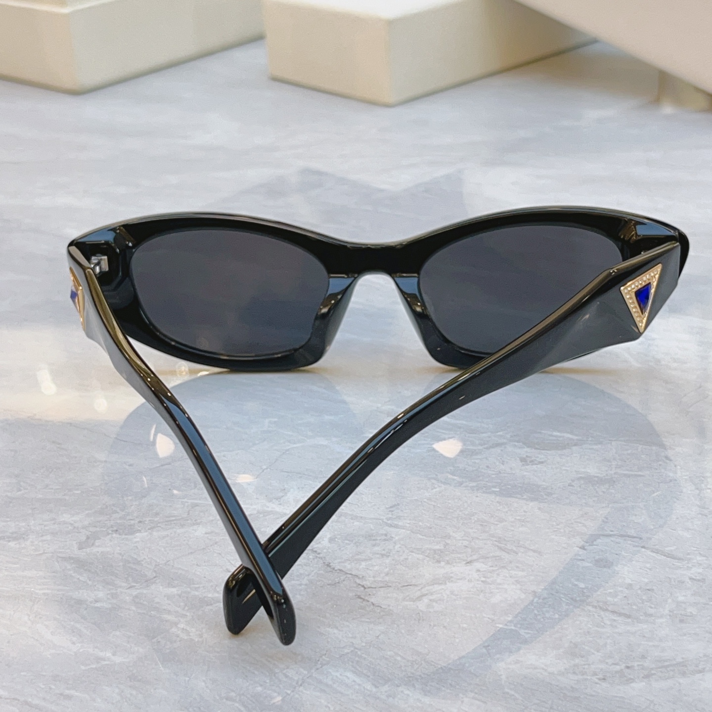 ，【PRAD*】普拉*达新款太阳镜🕶️，MODEL：PR 1704LS，SIZE：50口22-145
