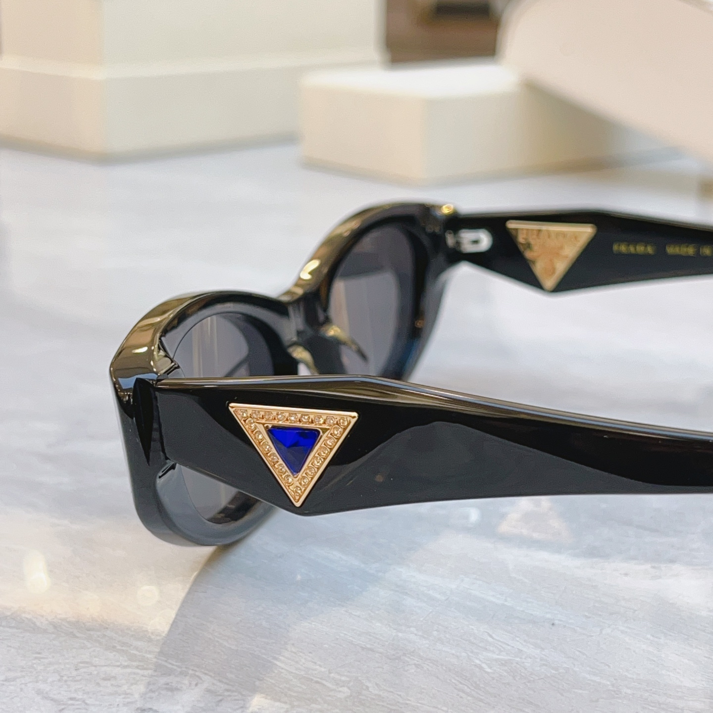 ，【PRAD*】普拉*达新款太阳镜🕶️，MODEL：PR 1704LS，SIZE：50口22-145