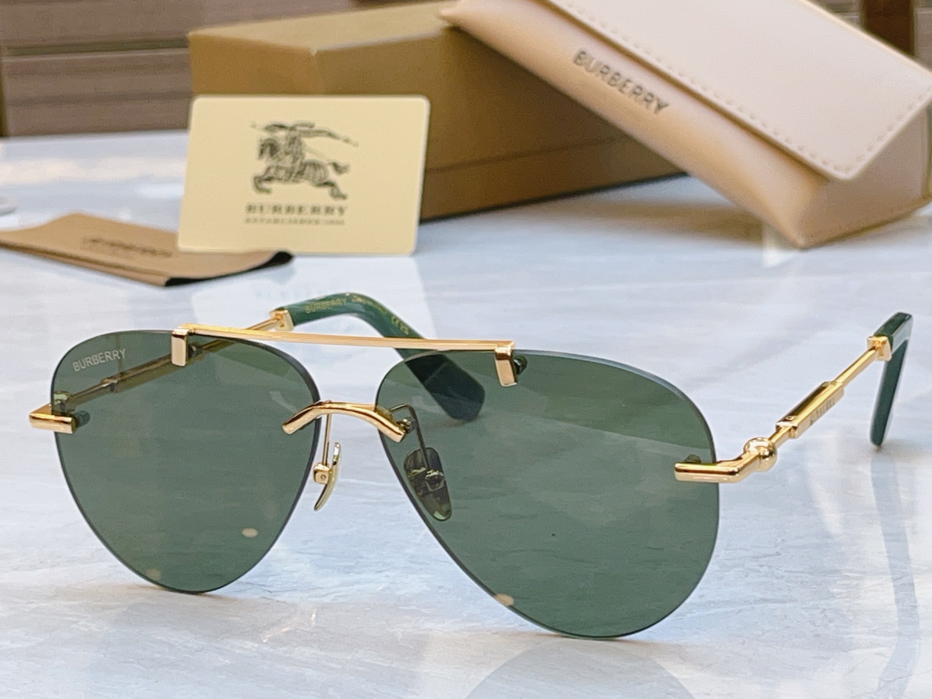 ，【BURBERR*】巴宝*莉新款光学架。MODEL：BE3151，SIZE：62口12-142