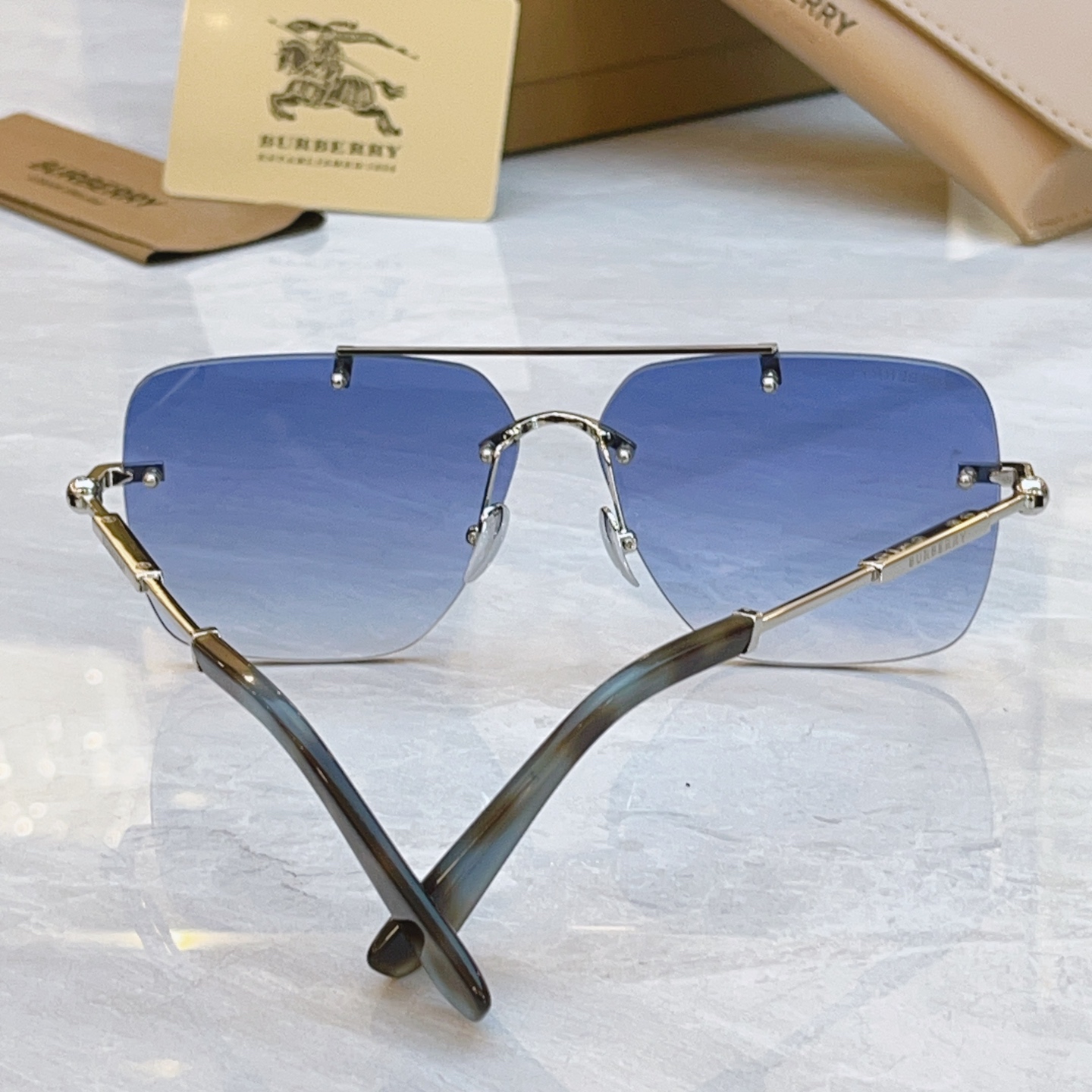 ，【BURBERR*】巴宝*莉新款光学架。MODEL：BE6004，SIZE：62口12-142