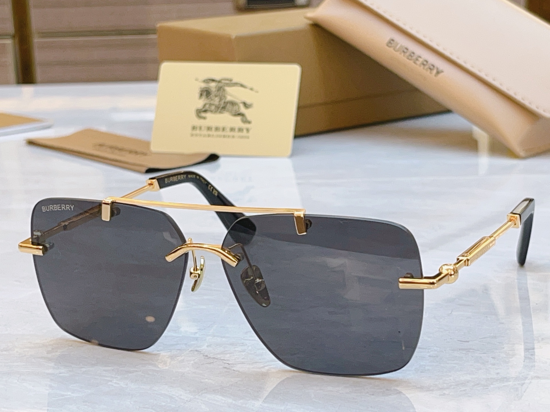 ，【BURBERR*】巴宝*莉新款光学架。MODEL：BE6004，SIZE：62口12-142