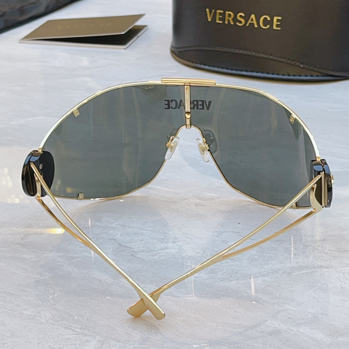 配送盒子，【VERSAC*】范思*哲新款太阳镜，MODEL：2268，SIZE：115