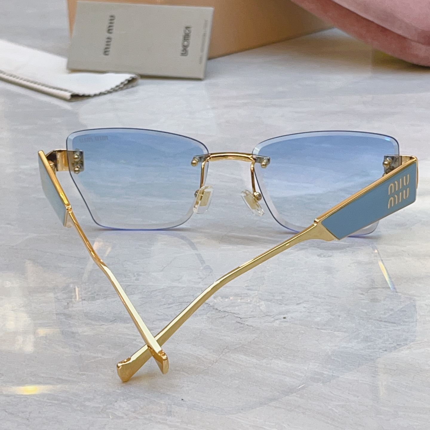 ，【MIUMI*】缪*缪新款太阳镜，Mod:MU 1710LV，SIZE:56口17-145