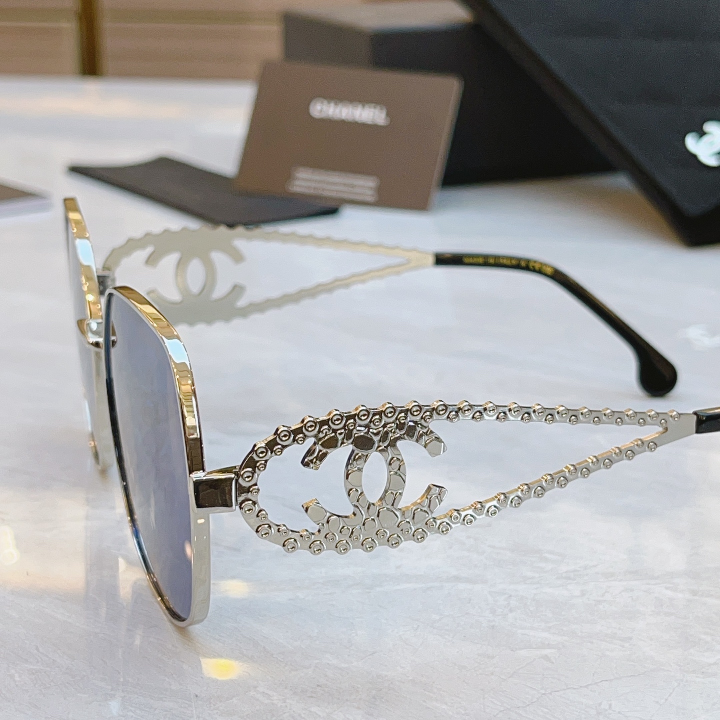 ，【CHANE*】香奈儿新款太阳镜，MODEL：A95106，SIZE：61口17-150