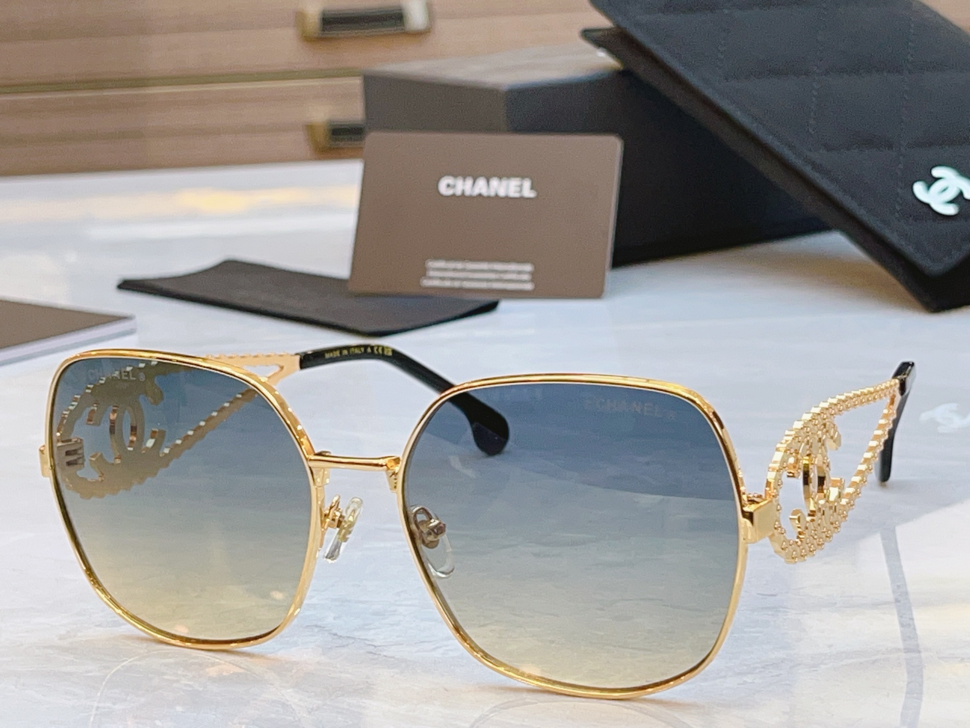 ，【CHANE*】香奈儿新款太阳镜，MODEL：A95106，SIZE：61口17-150
