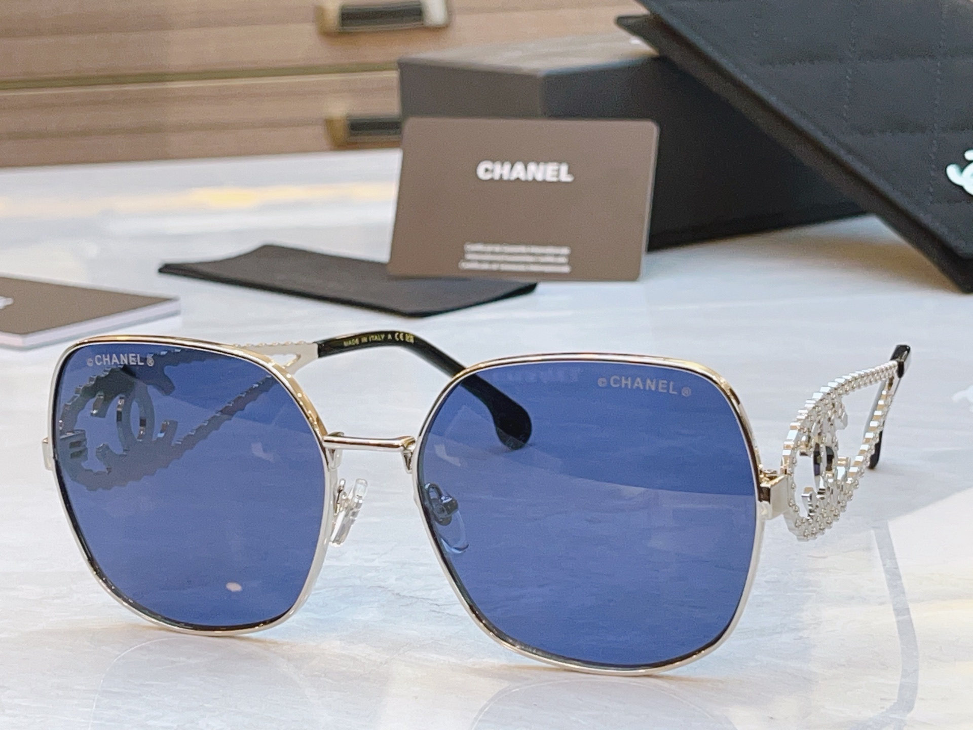 ，【CHANE*】香奈儿新款太阳镜，MODEL：A95106，SIZE：61口17-150